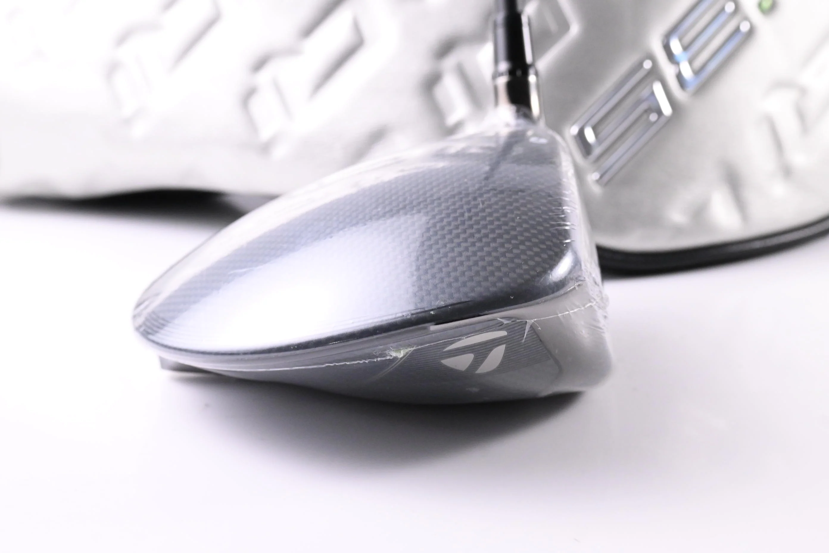 Taylormade Qi35 Driver / 10.5 Degree / Regular Flex Fujikura Ventus Blue 5 Shaft - Image 3