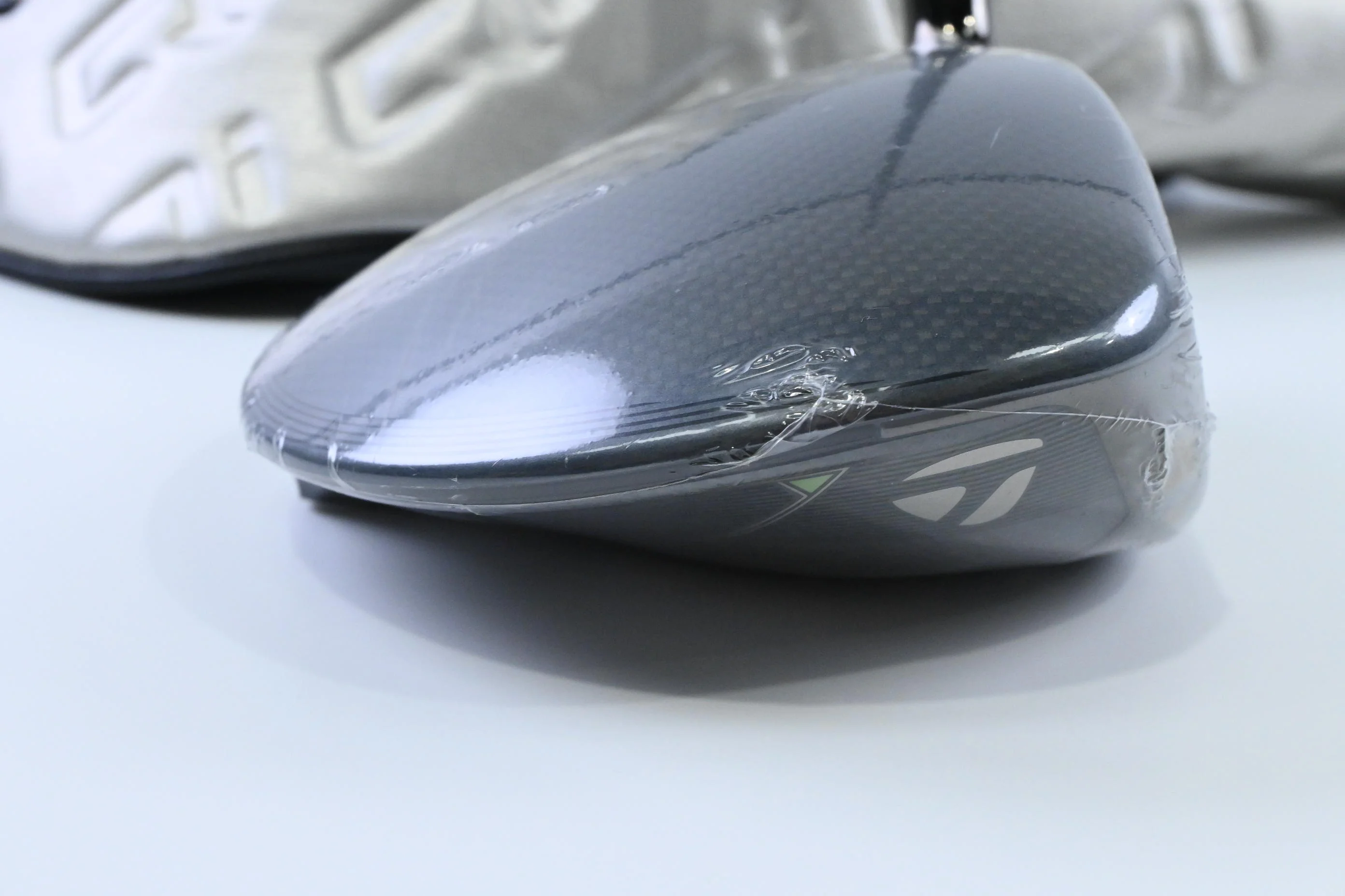 Taylormade Qi35 Driver / 10.5 Degree / Senior Flex Vanquish 4 Shaft - Image 3