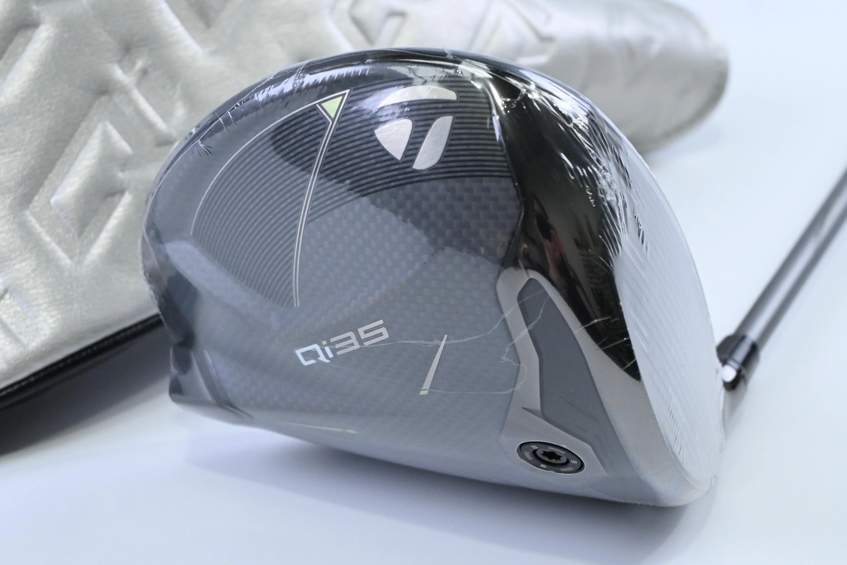 Taylormade Qi35 Driver / 10.5 Degree / Regular Flex Fujikura Air Speeder 50