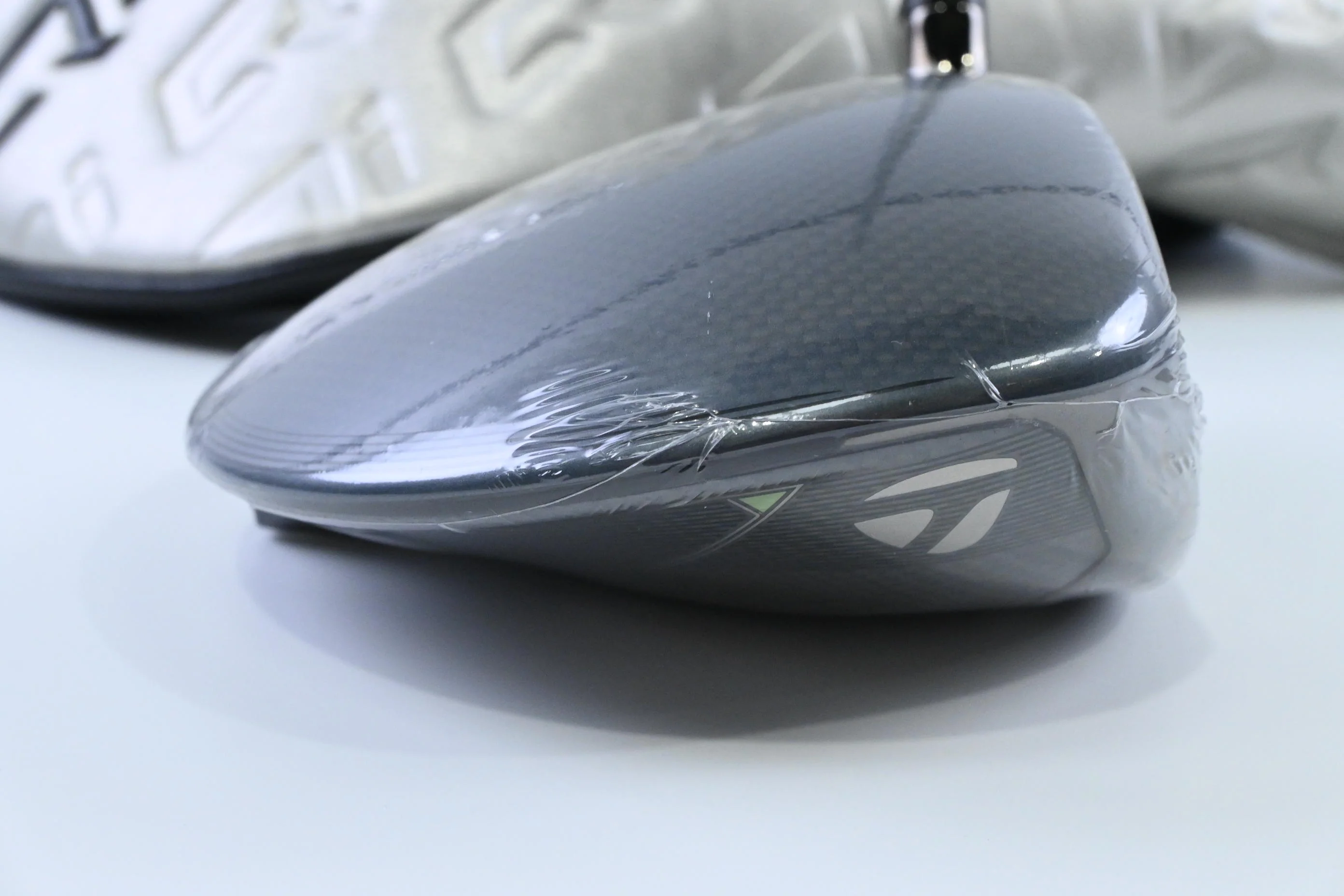Taylormade Qi35 Driver / 10.5 Degree / Regular Flex Fujikura Air Speeder 50 - Image 3