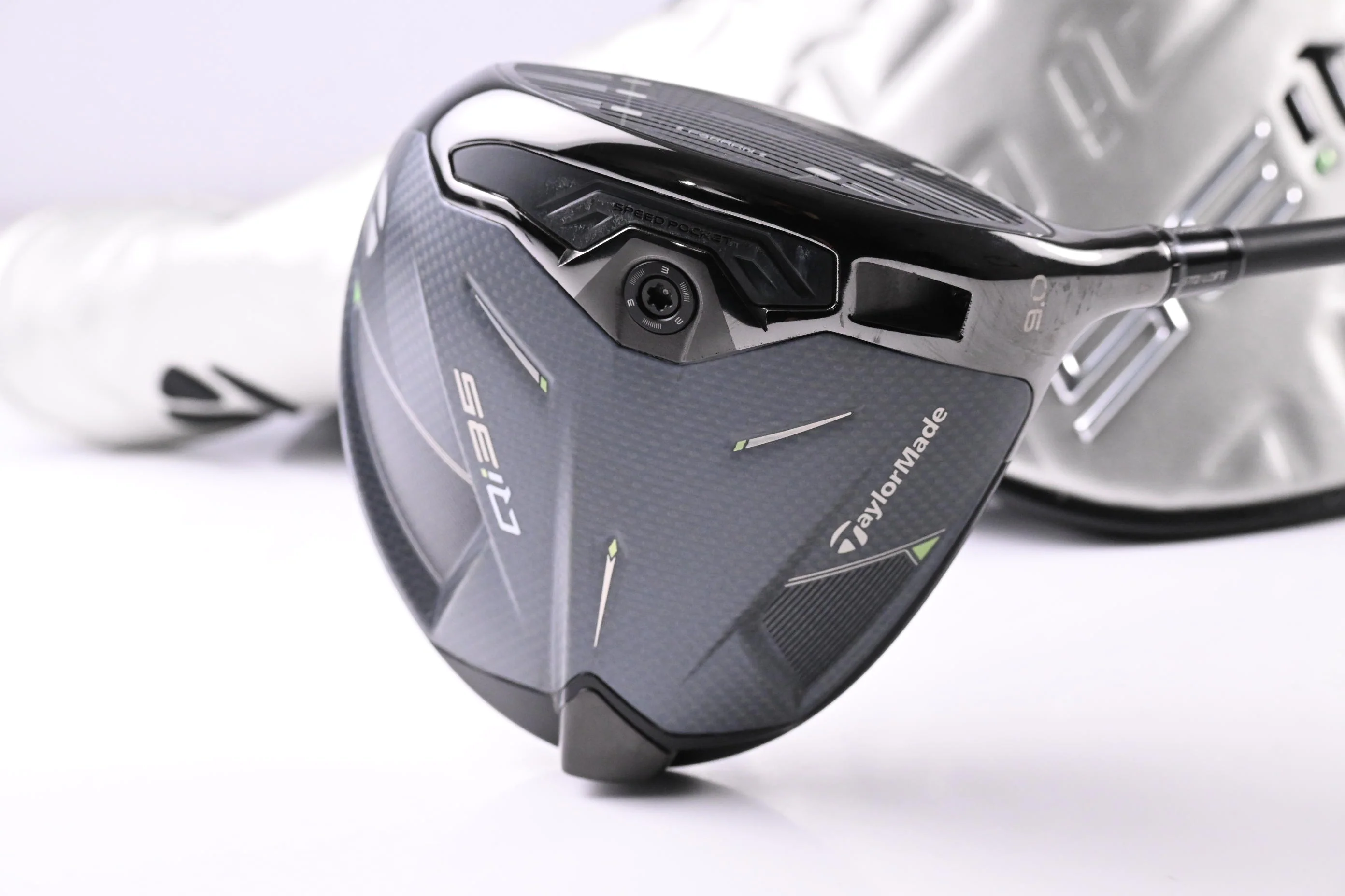 Taylormade Qi35 Driver / 9 Degree / Stiff Flex Kai'li Blue CB Darkwaves 60 Shaft - Image 2