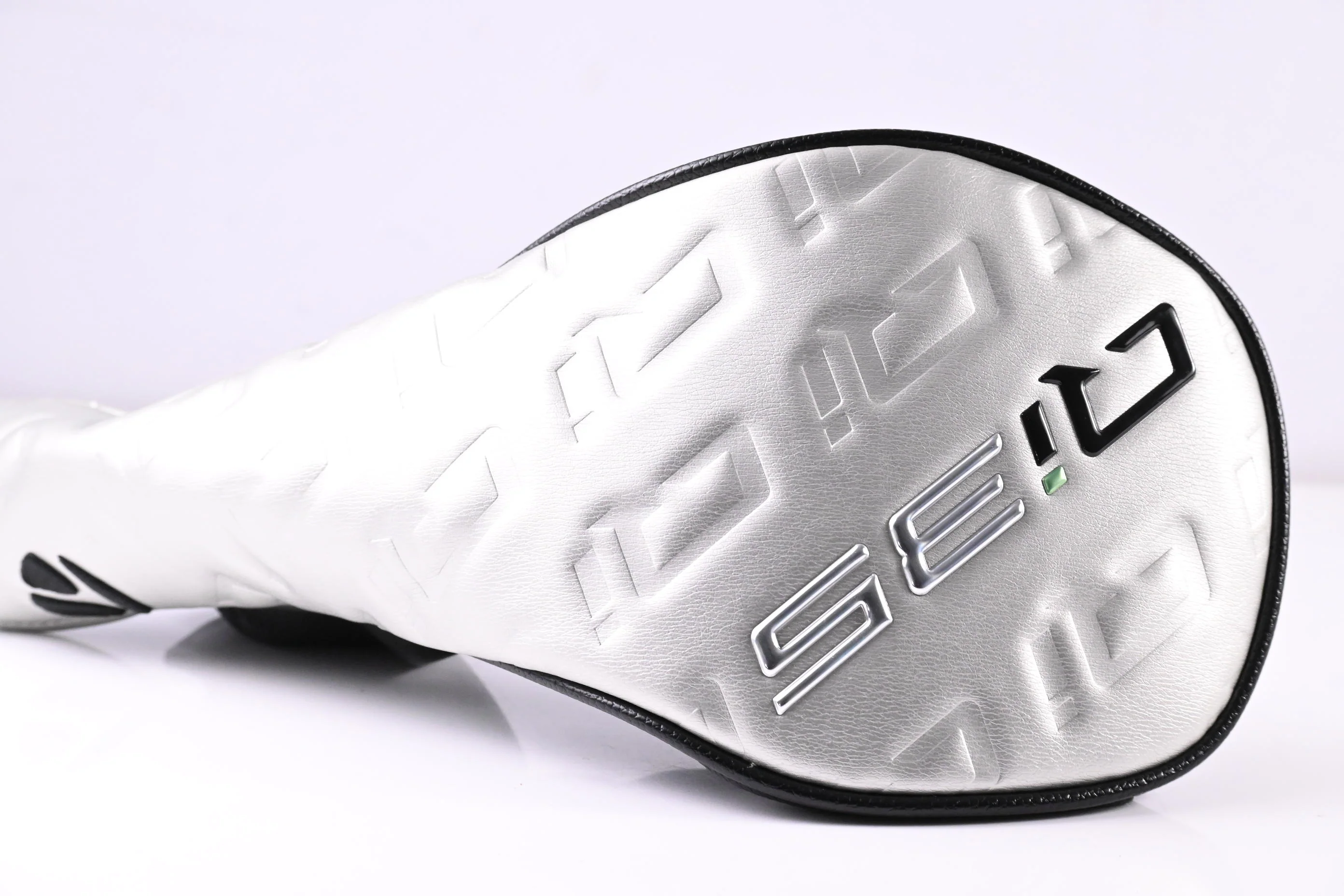Taylormade Qi35 Driver / 9 Degree / Stiff Flex Kai'li Blue CB Darkwaves 60 Shaft - Image 9