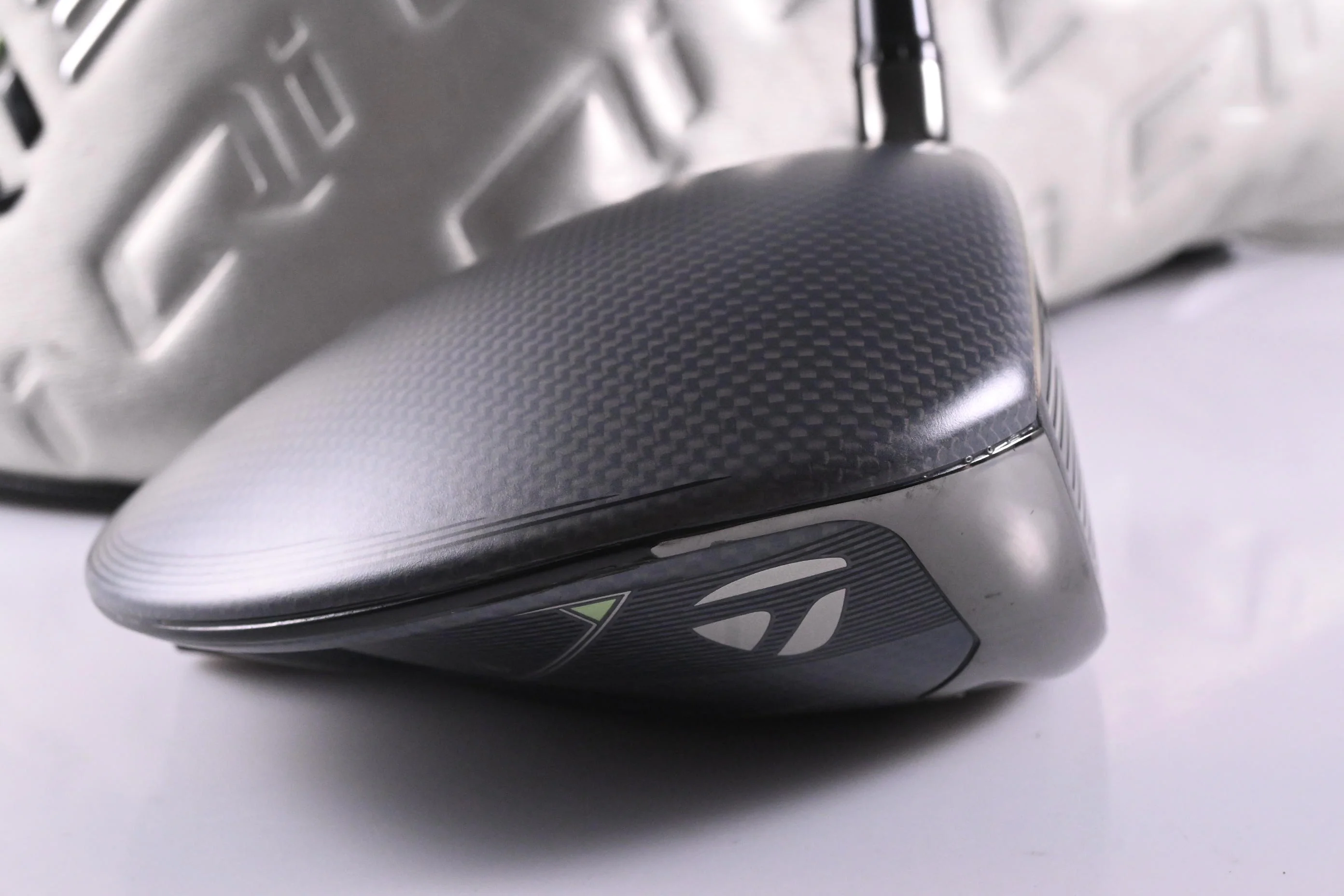 Taylormade Qi35 Driver / 9 Degree / Stiff Flex Reax White 60 Shaft - Image 3