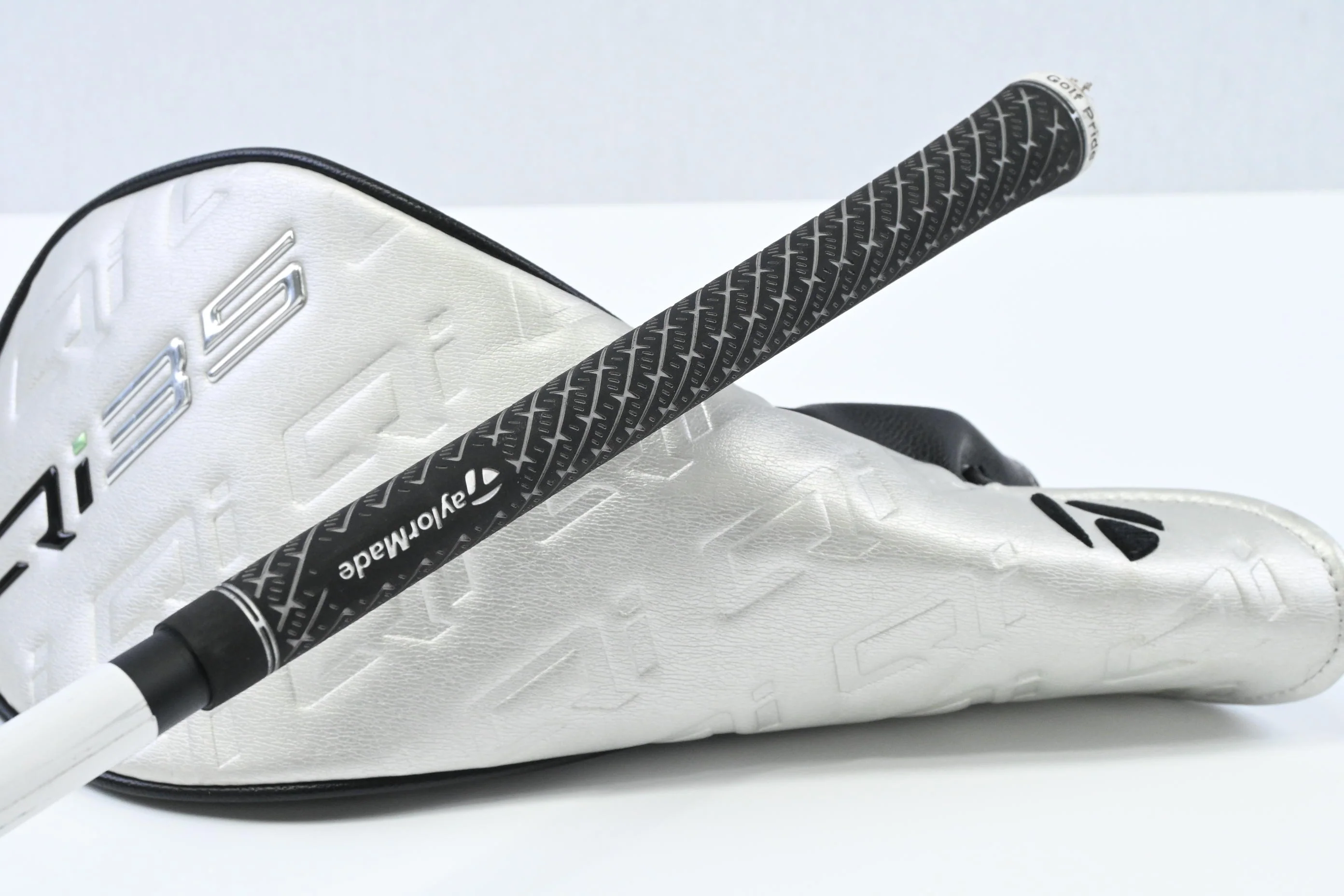 Taylormade Qi35 Driver / 10.5 Degree / Senior Flex Vanquish 4 Shaft - Image 8