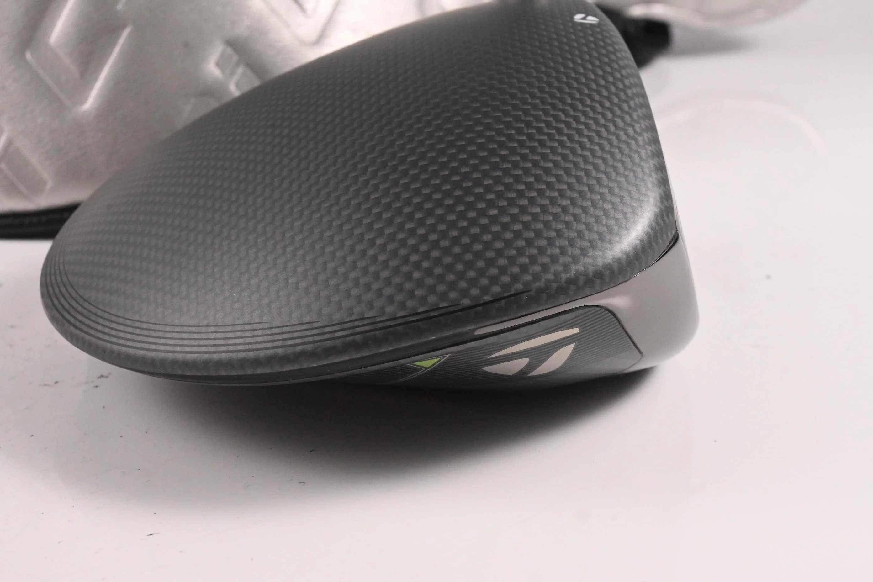 Taylormade Qi35 Driver / 10.5 Degree / Regular Flex Fujikura Ventus Blue 5 Shaft - Image 3