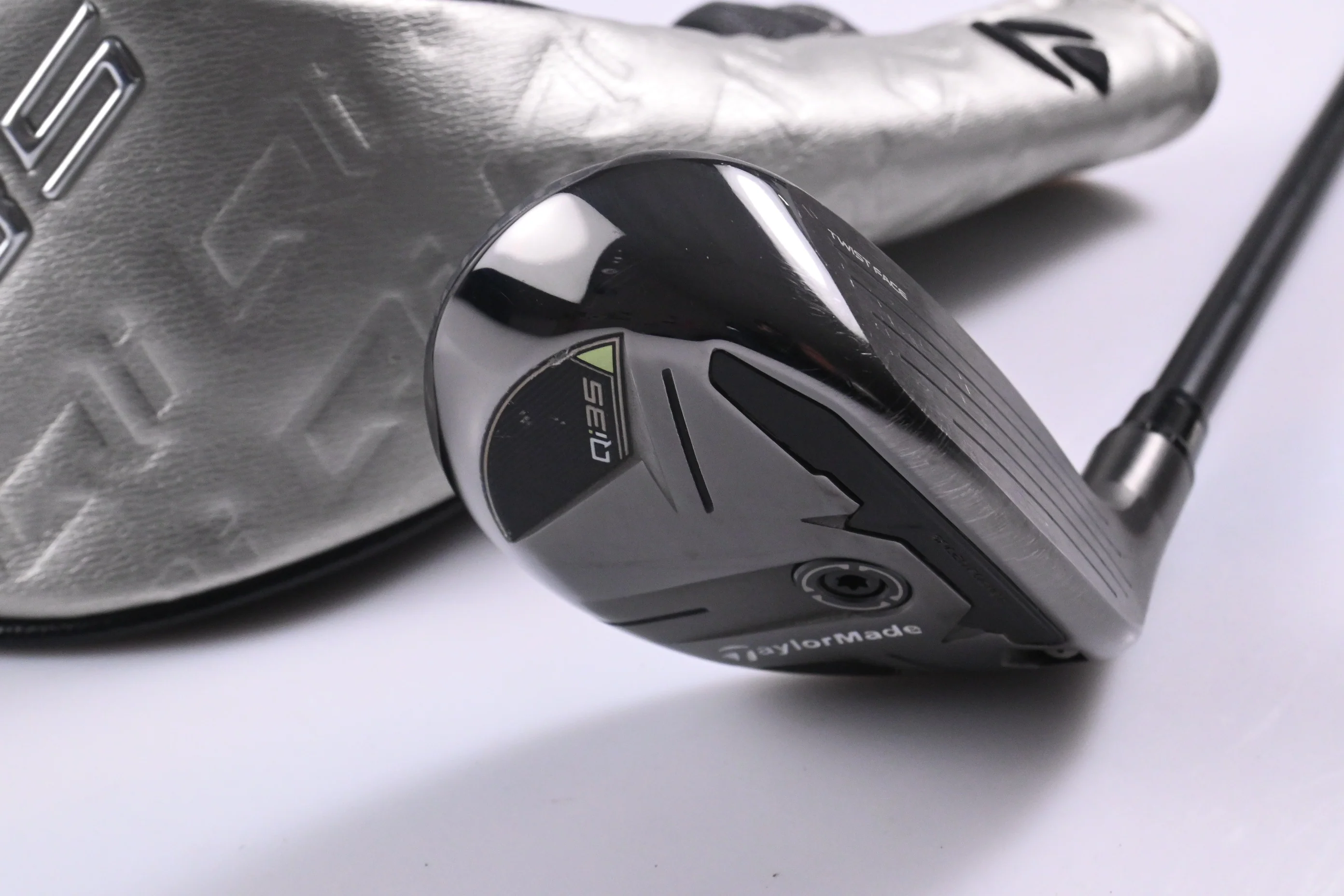 Taylormade Qi35 #4 Hybrid / 22 Degree / Regular Flex Fujikura Ventus Blue 6