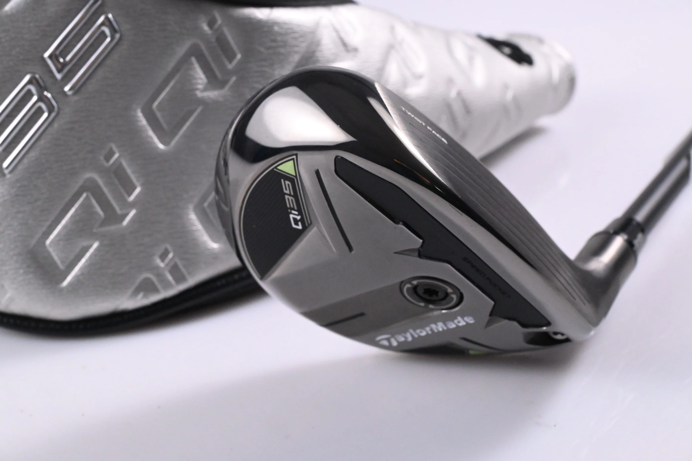 Taylormade Qi35 #4 Hybrid / 22 Degree / Regular Flex Fujikura Ventus Blue 6
