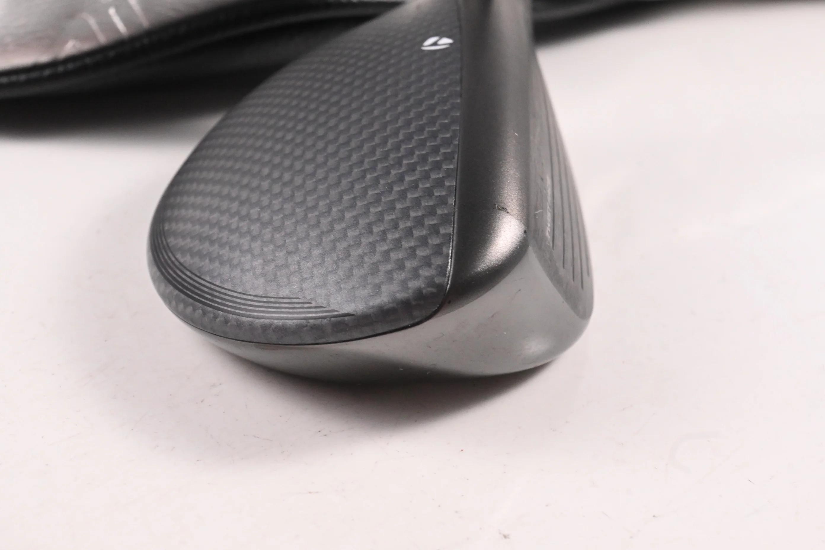 Taylormade Qi35 #4 Hybrid / 22 Degree / Regular Flex Ventus Blue 6 Shaft - Image 3