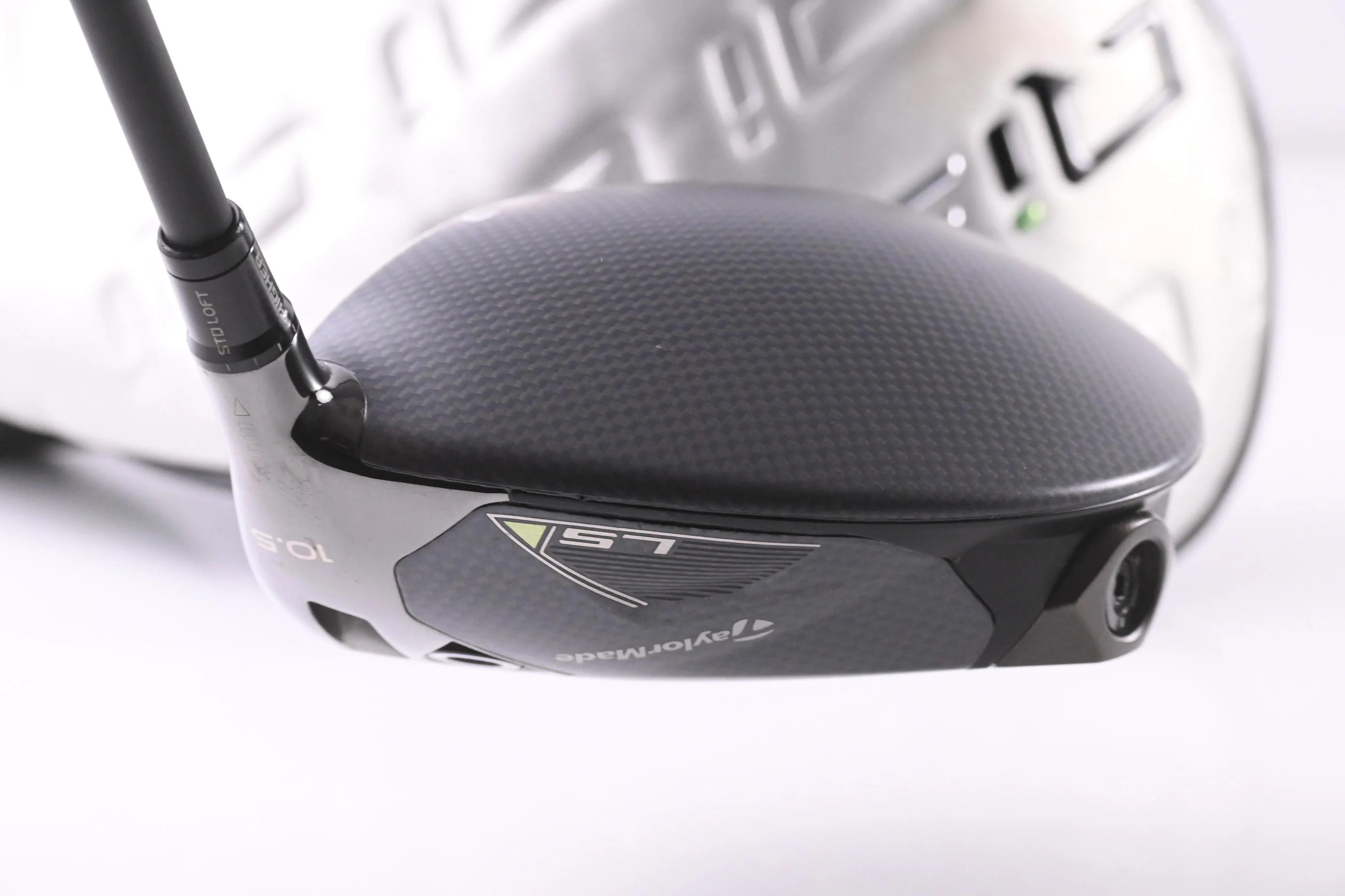 Taylormade Qi35 LS Driver / 10.5 Degree / Stiff Flex Kai'li Dark Waves White 60 - Image 5