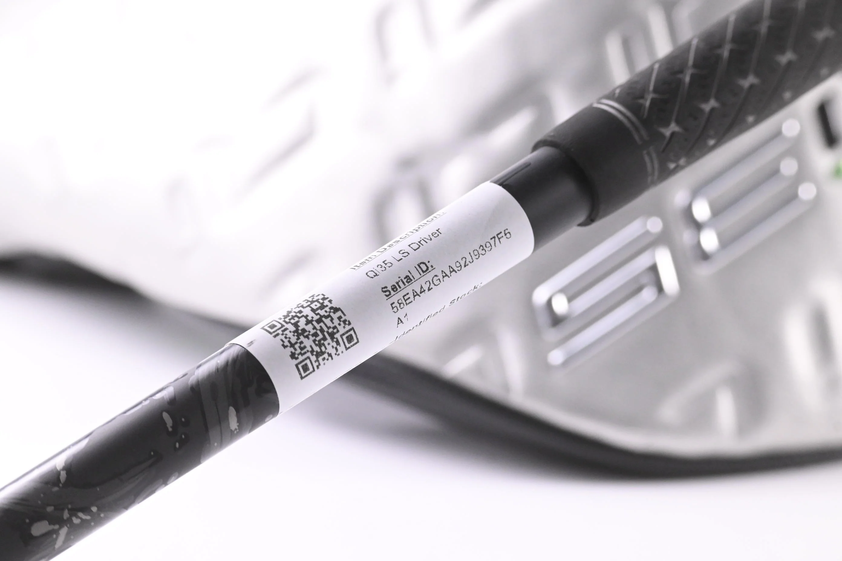 Taylormade Qi35 LS Driver / 10.5 Degree / Stiff Flex Kai'li Dark Waves White 60 - Image 7