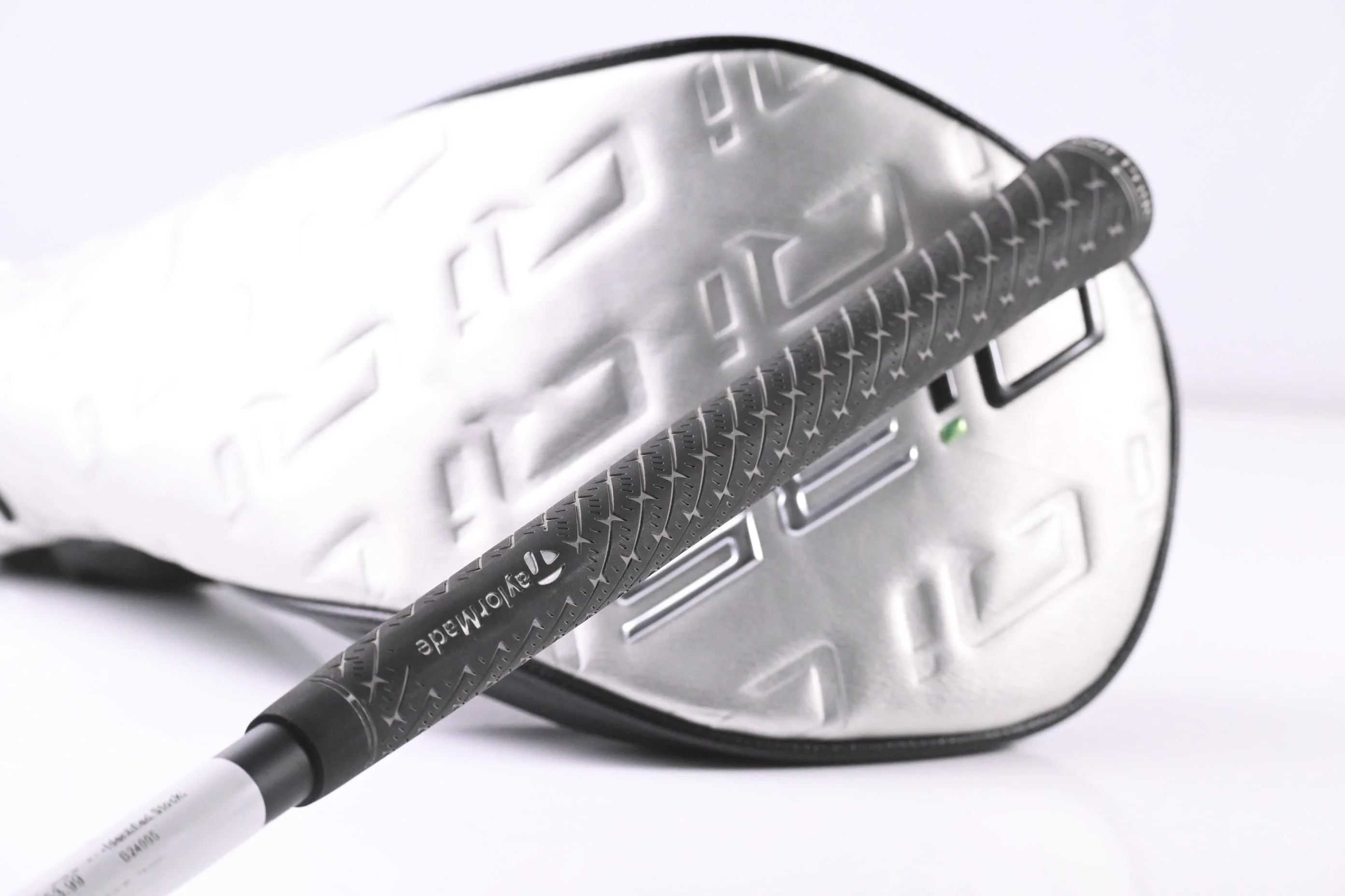 Taylormade Qi35 LS Driver / 10.5 Degree / Stiff Flex Kai'li Dark Waves White 60 - Image 8