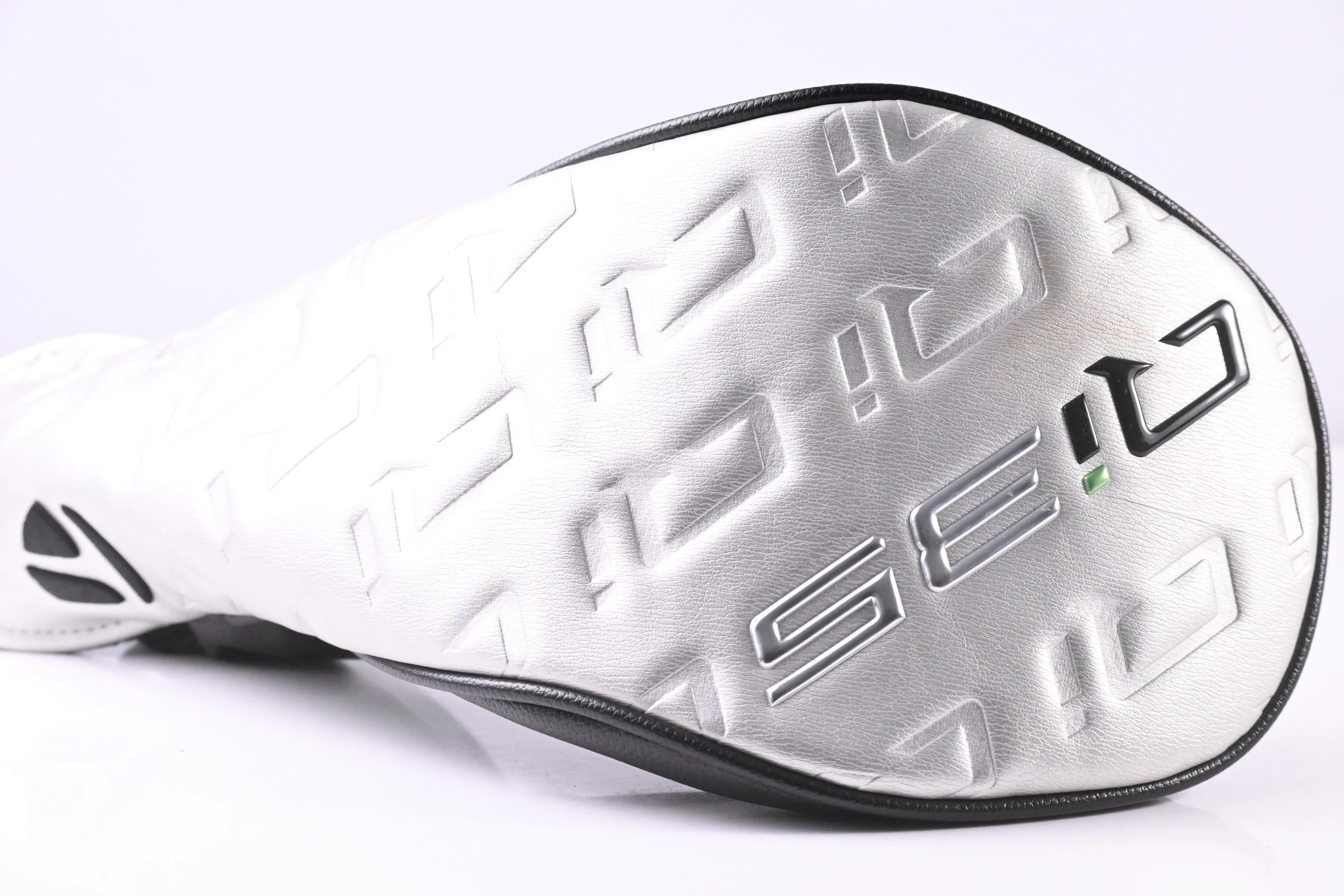 Taylormade Qi35 LS Driver / 10.5 Degree / Stiff Flex Kai'li Dark Waves White 60 - Image 9