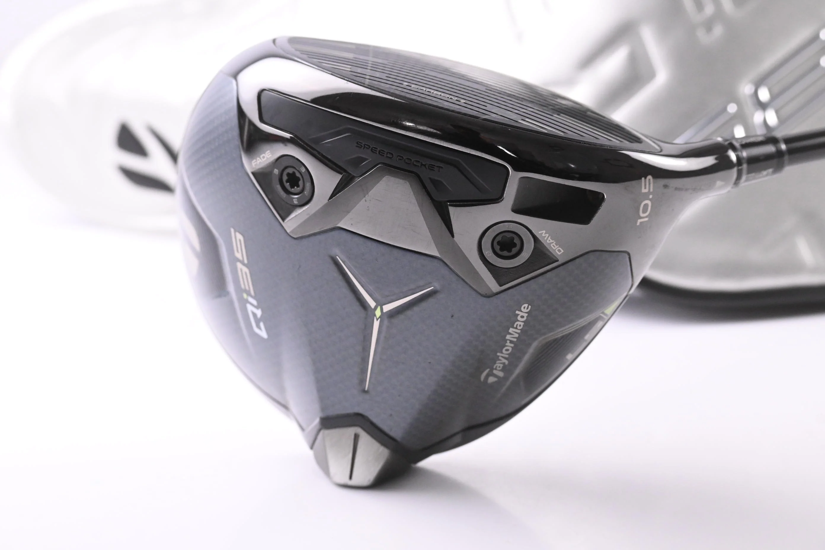 Taylormade Qi35 LS Driver / 10.5 Degree / X-Flex HZRDUS Black 60 Shaft - Image 2