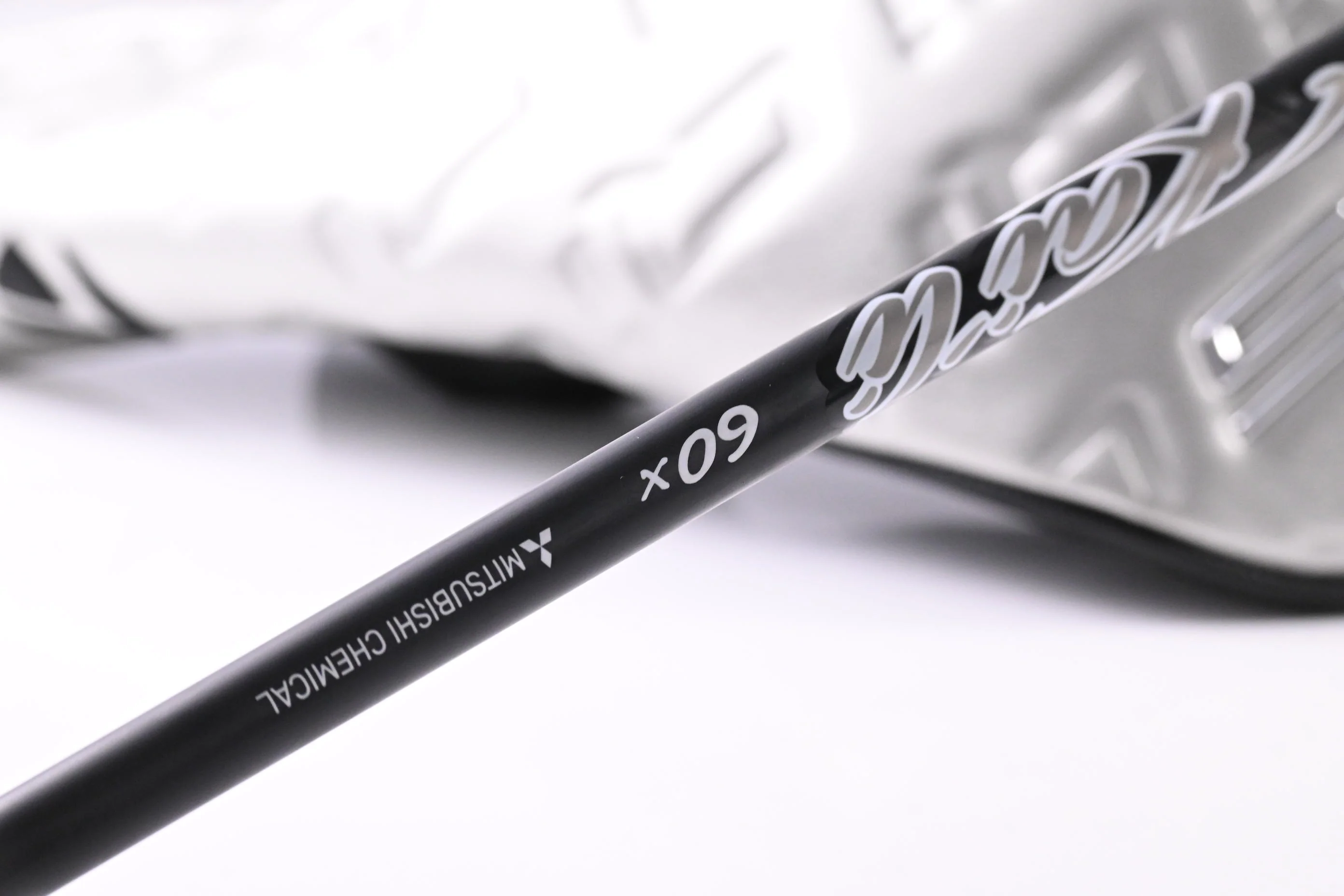 Taylormade Qi35 LS Driver / 10.5 Degree / X-Flex Kai'li White Darkwave 60 Shaft - Image 6