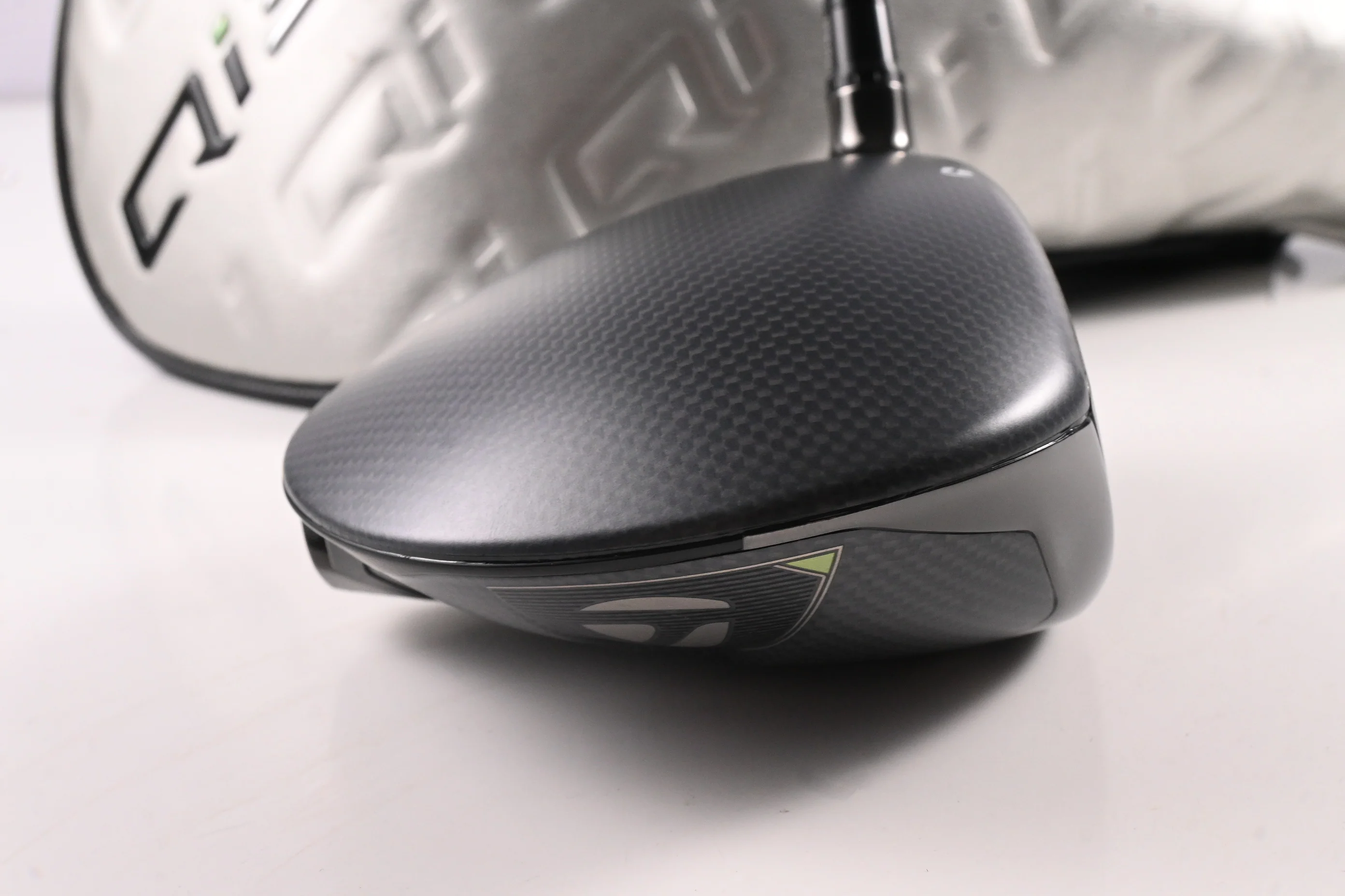 Taylormade Qi35 LS Driver / 10.5 Degree / X-Flex Kai'li Blue CB Darkwave 60 - Image 3