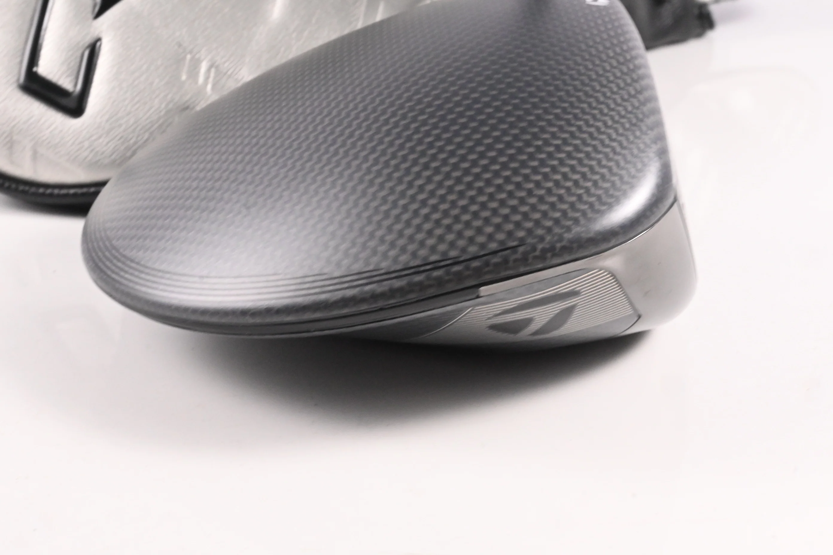 Taylormade Qi35 Max Driver / 10.5 Degree / Senior Flex Vanquish 4 Shaft - Image 3