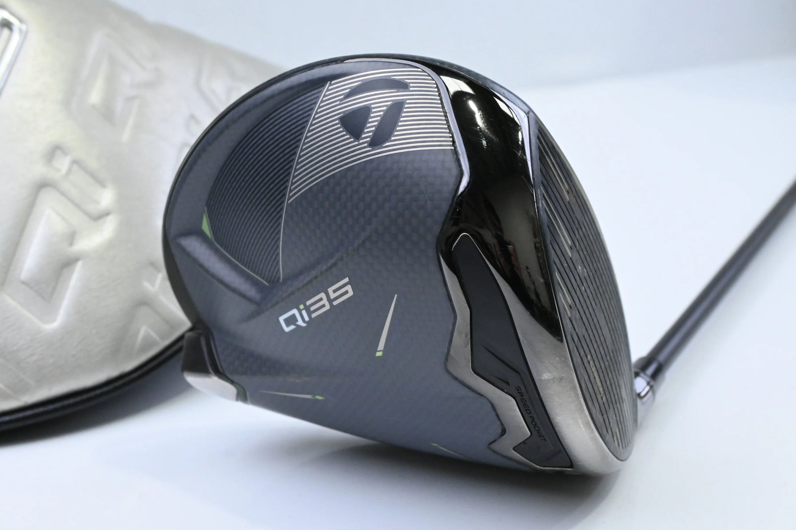 Taylormade Qi35 Max Driver / 9 Degree / Regular Flex Fujikura Ventus Blue 5