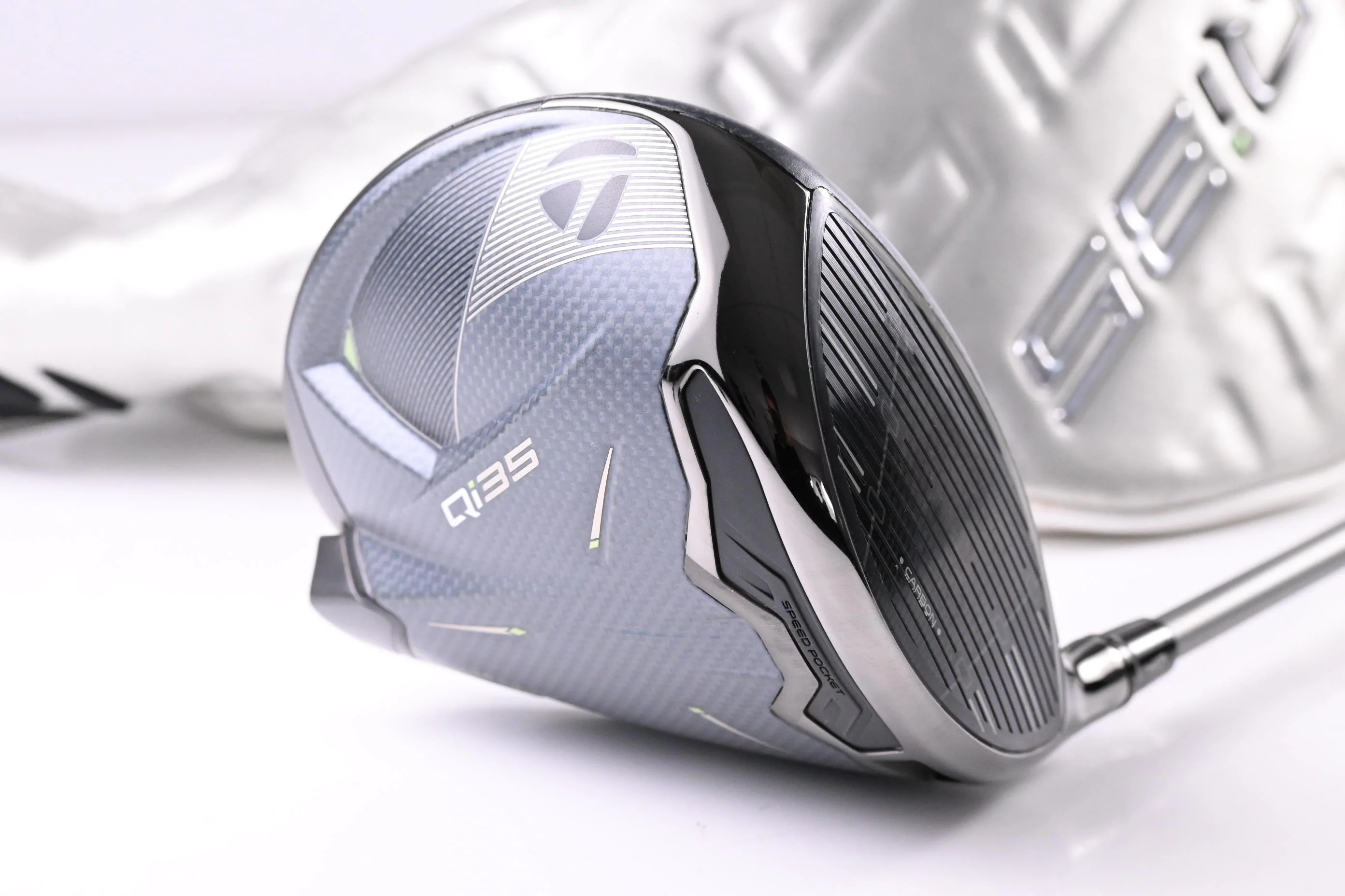 Taylormade Qi35 Max Driver / 10.5 Degree / Regular Flex Fujikura Air Speeder 50