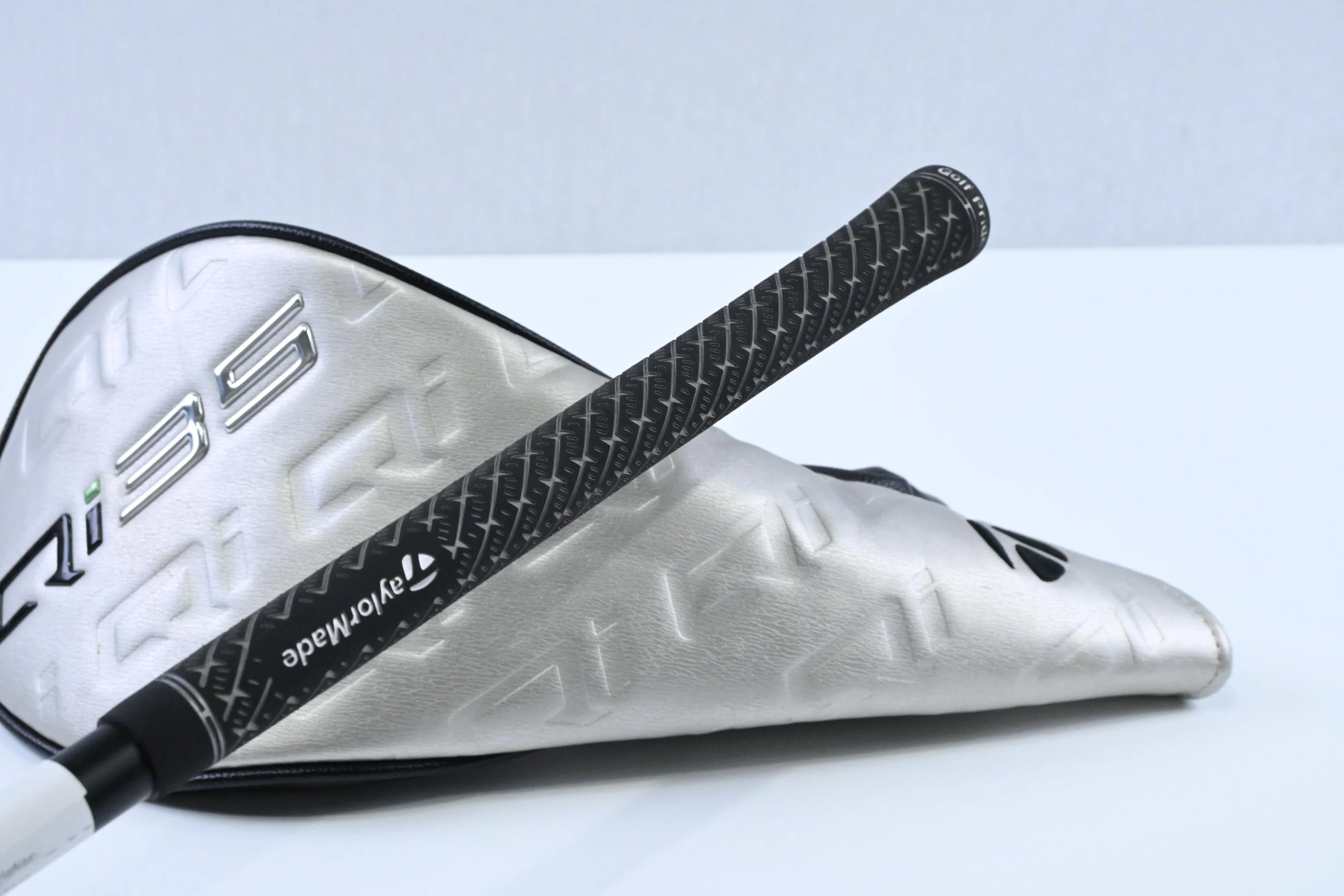 Taylormade Qi35 Max Driver / 10.5 Degree / Regular Flex Fujikura Air Speeder 50 - Image 8