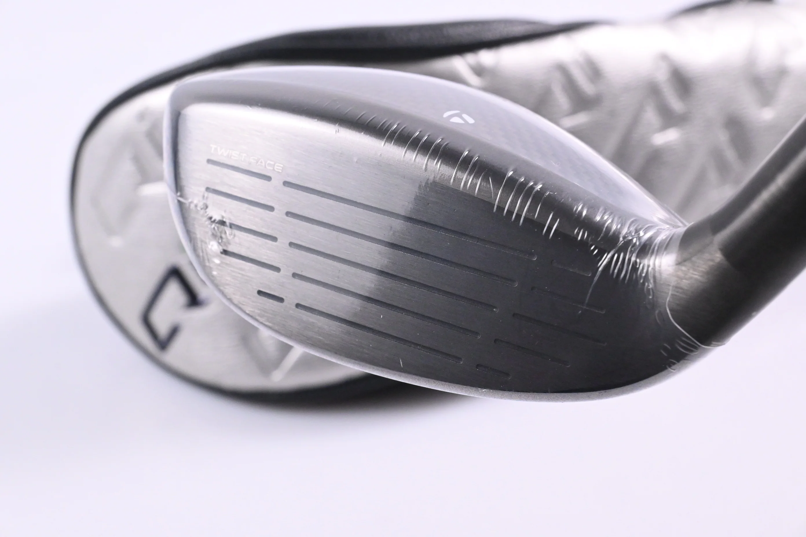 Taylormade Qi35 Max #4 Hybrid / 23 Degree / Regular Flex Fujikura Air Speeder 50 - Image 4