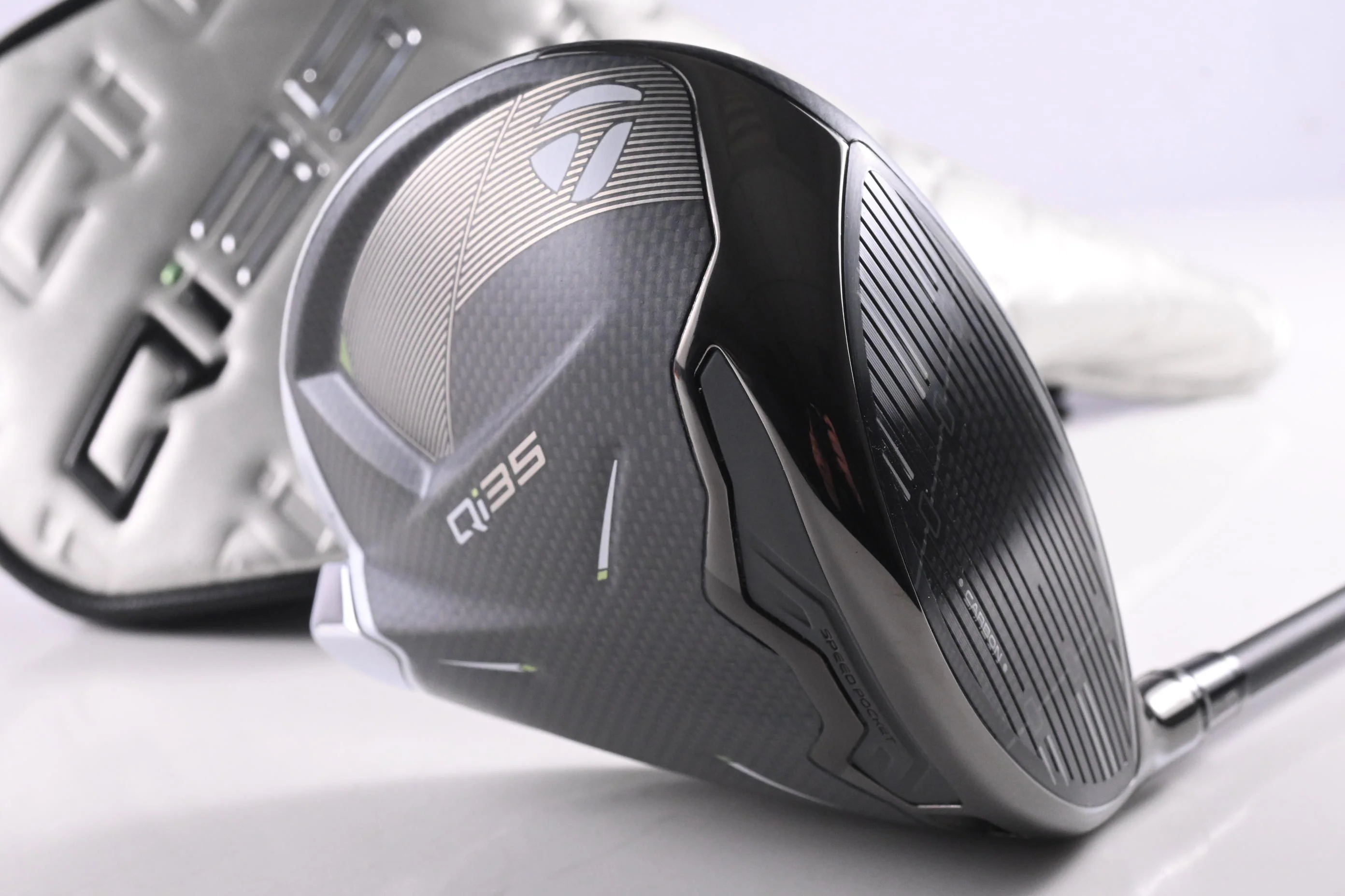 Taylormade Qi35 Max Lite Driver / 10.5 Degree / Regular Flex Vanquish 4 Shaft