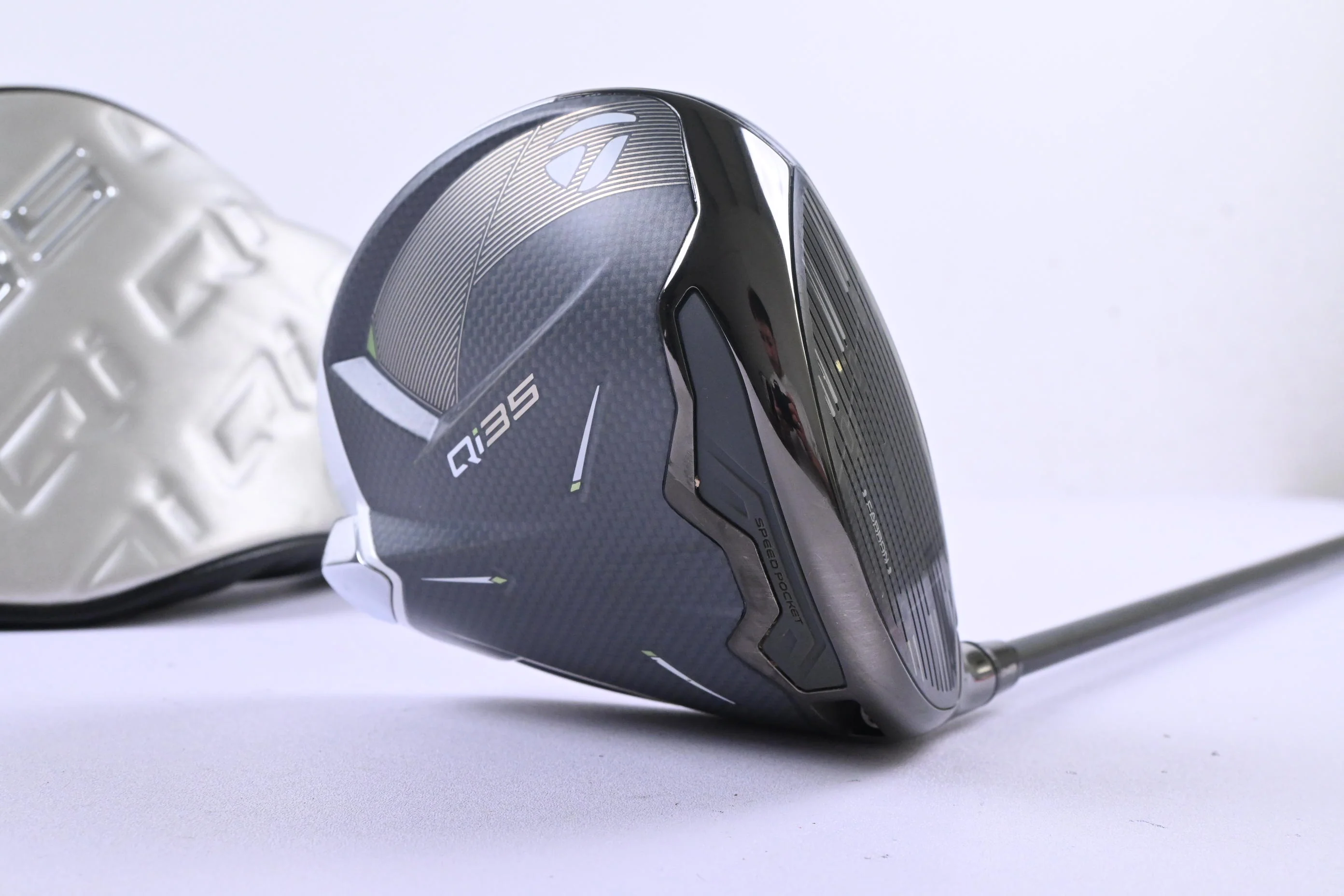 Taylormade Qi35 Max Lite Driver / 10.5 Degree / Stiff Flex Kai'Li Dark Waves 60