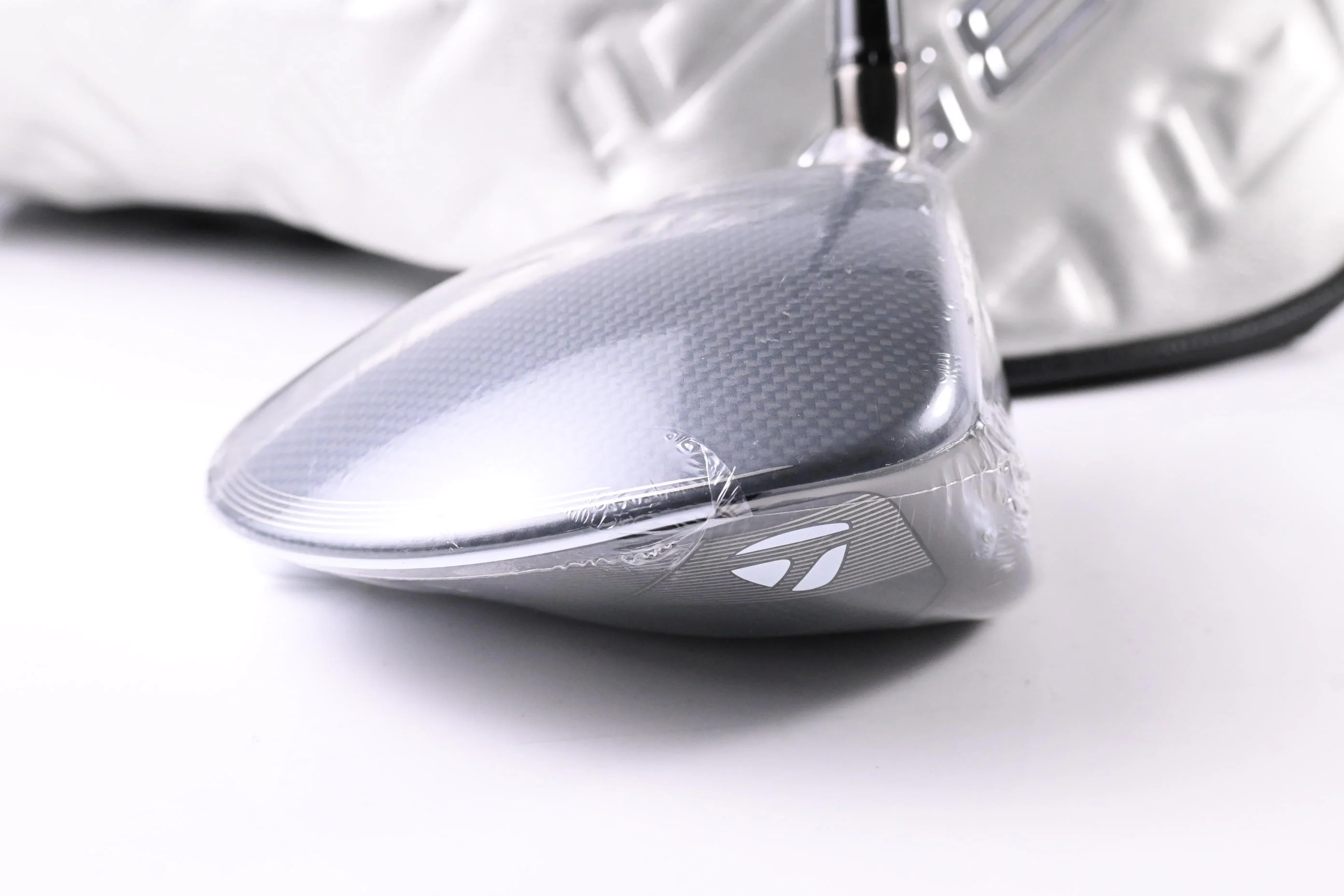 Taylormade Qi35 Max Lite Driver / 12 Degree / Regular Flex VANQUISH 4 Shaft - Image 3