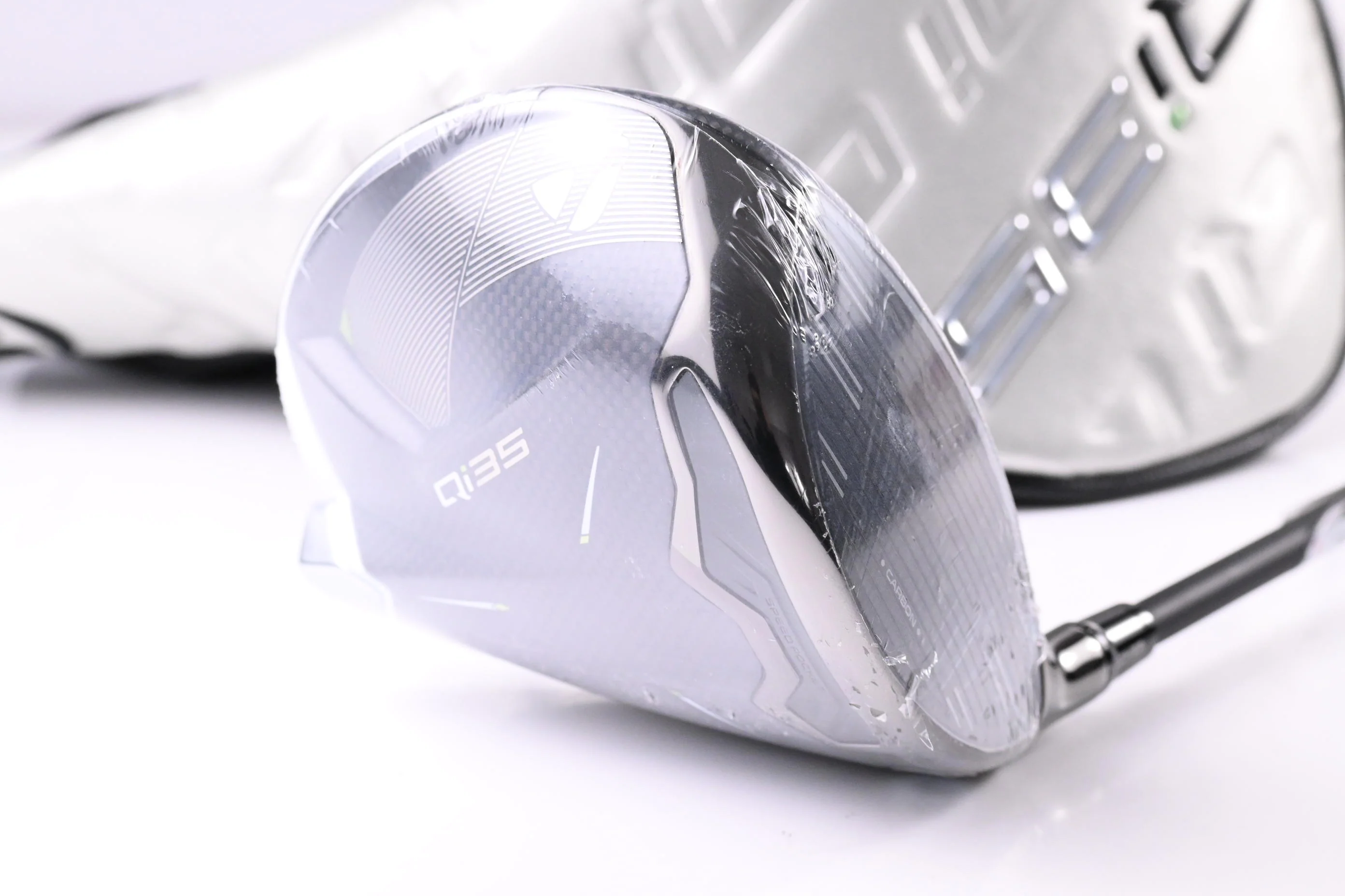 Taylormade Qi35 Max Lite Driver / 10.5 Degree / Regular Flex Vanquish 4 Shaft