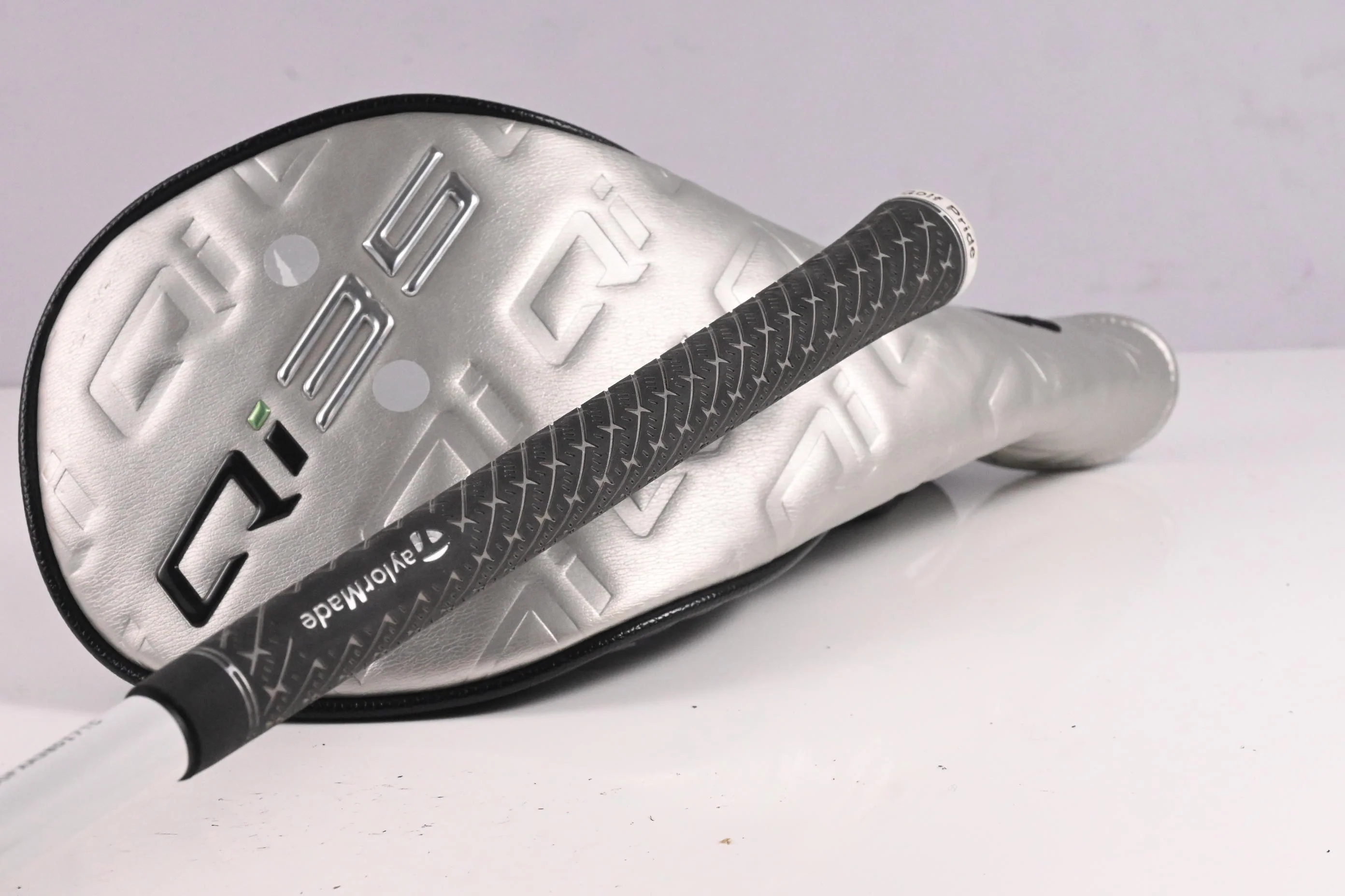 Taylormade Qi35 Max Lite Driver / 12 Degree / Regular Flex Vanquish 40 Shaft - Image 8