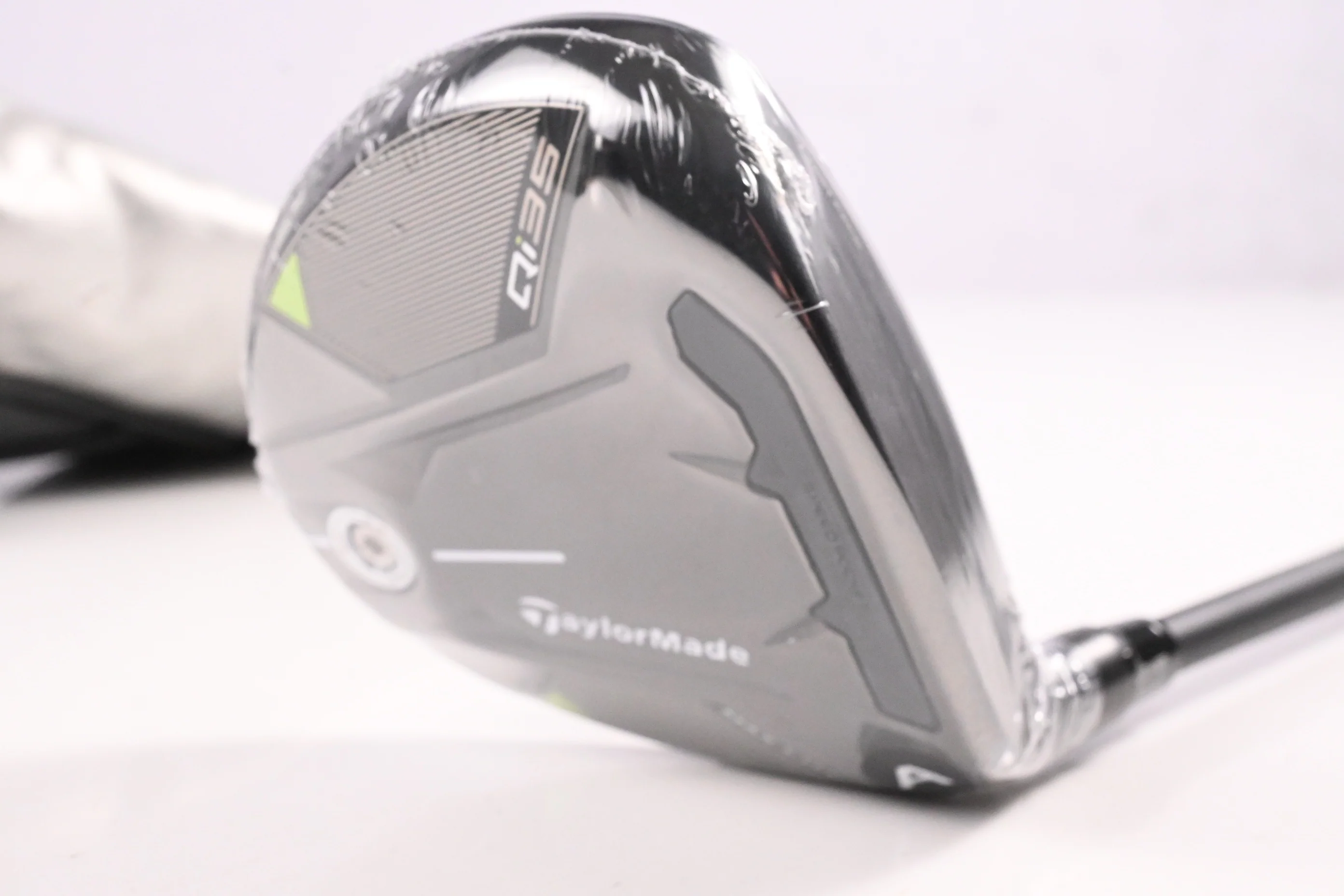 Taylormade Qi35 Max Lite #5 Wood / 18.5 Degree / Senior Flex Vanquish 4 Shaft
