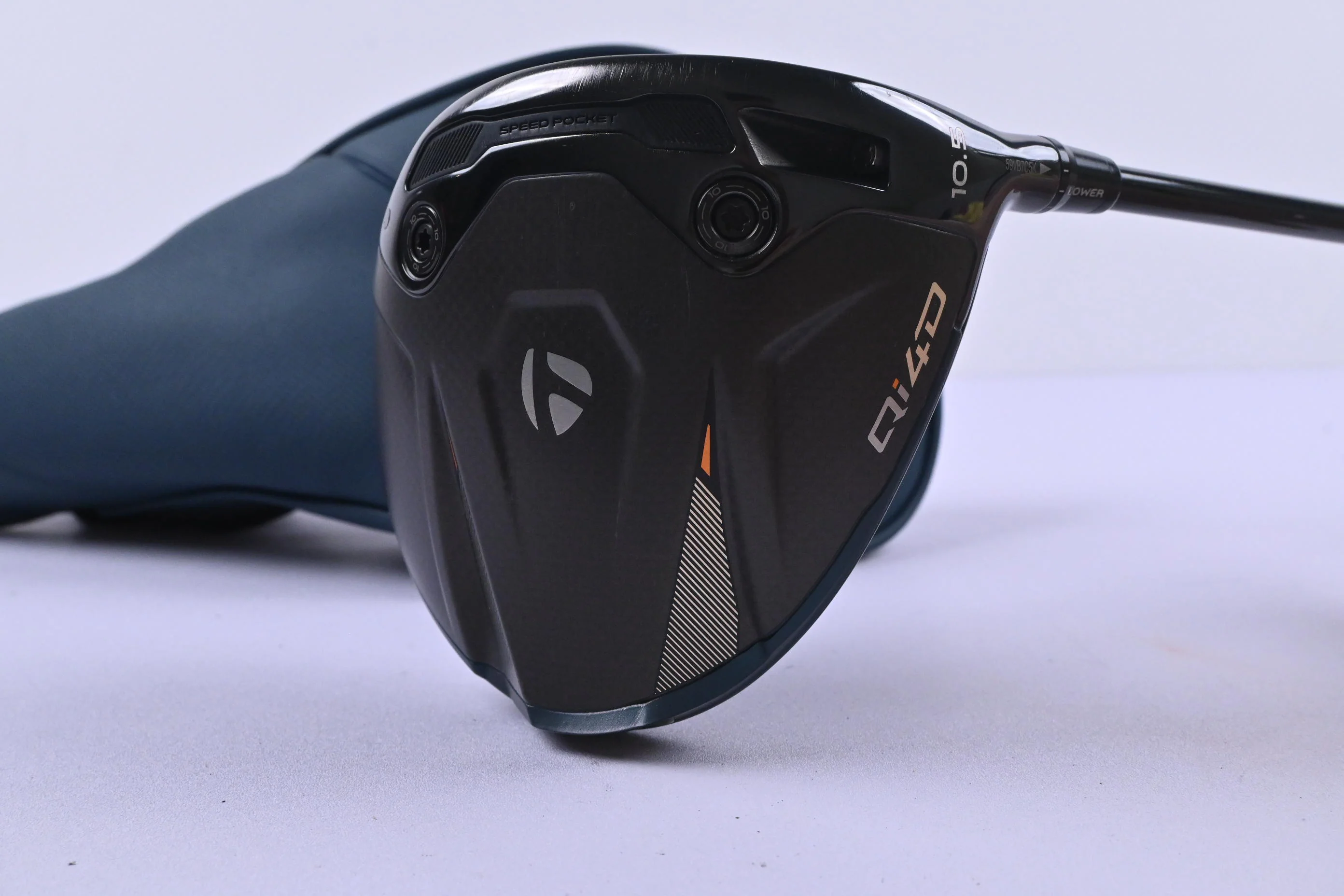 Taylormade Qi4D Driver / 10.5 Degree / X-Flex HZRDUS Smoke Blue RDX 60 Shaft - Image 2