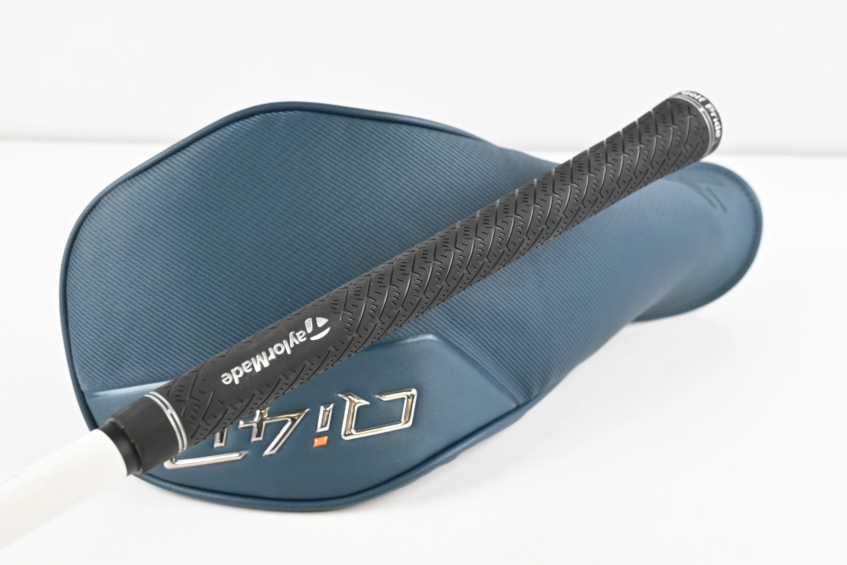 Taylormade Qi4D Driver / 9 Degree / Regular Flex REAX Red 50 Shaft - Image 8