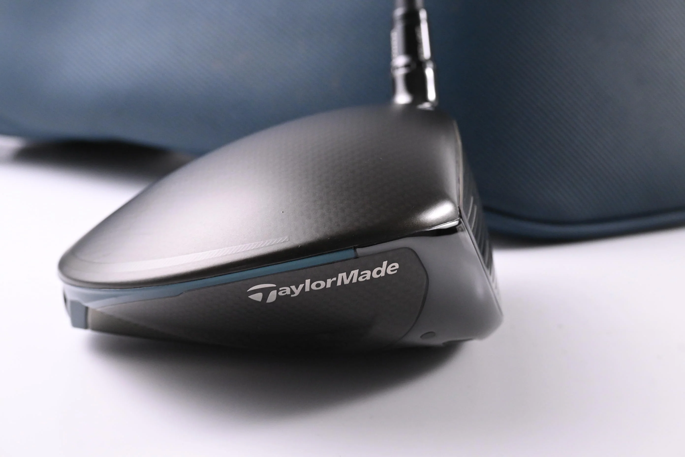 Taylormade Qi4D Driver / 10.5 Degree / Stiff Flex REAX White 60 Shaft - Image 3