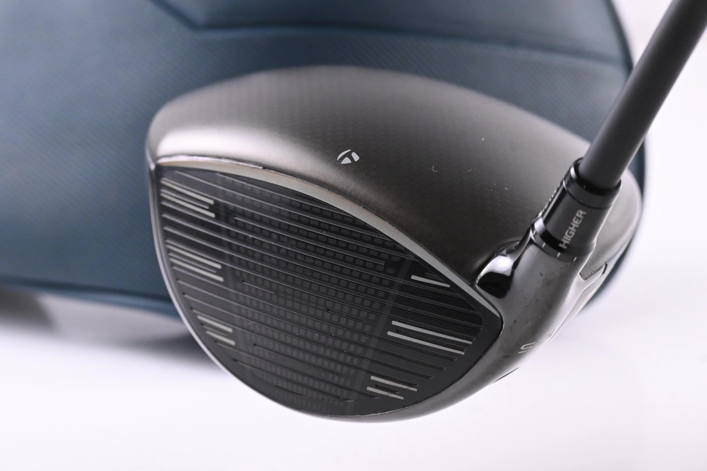 Taylormade Qi4D Driver / 10.5 Degree / Stiff Flex REAX White 60 Shaft - Image 4