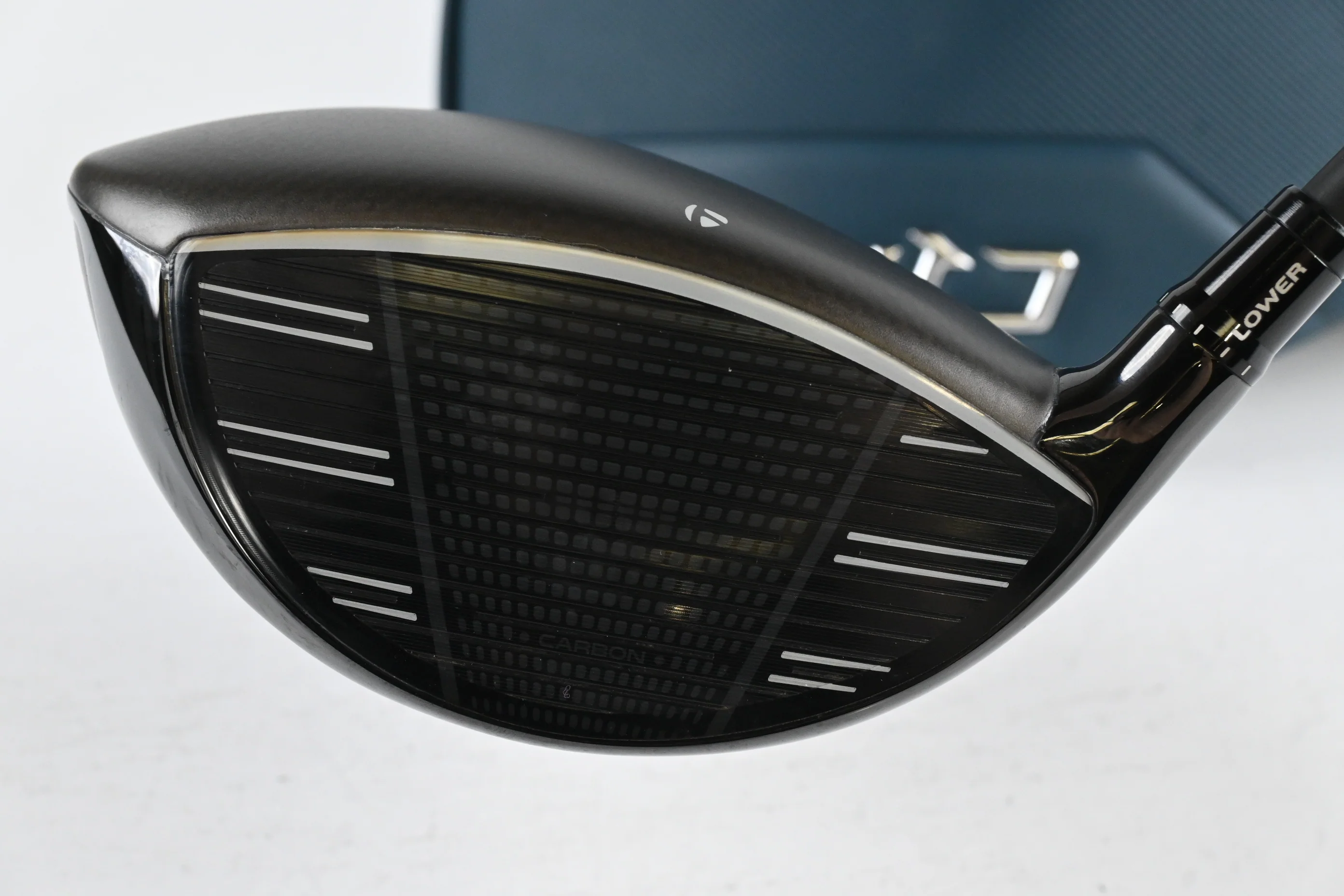 Taylormade Qi4D Driver / 10.5 Degree / Regular Flex REAX Blue 50 Shaft - Image 4