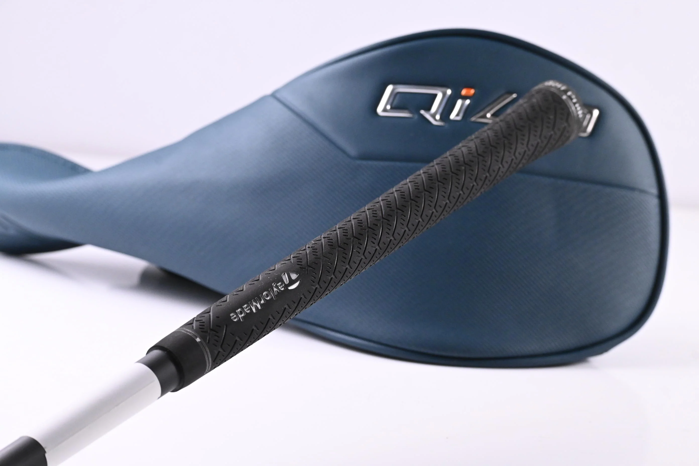 Taylormade Qi4D Driver / 10.5 Degree / Stiff Flex REAX Blue 50 Shaft - Image 8