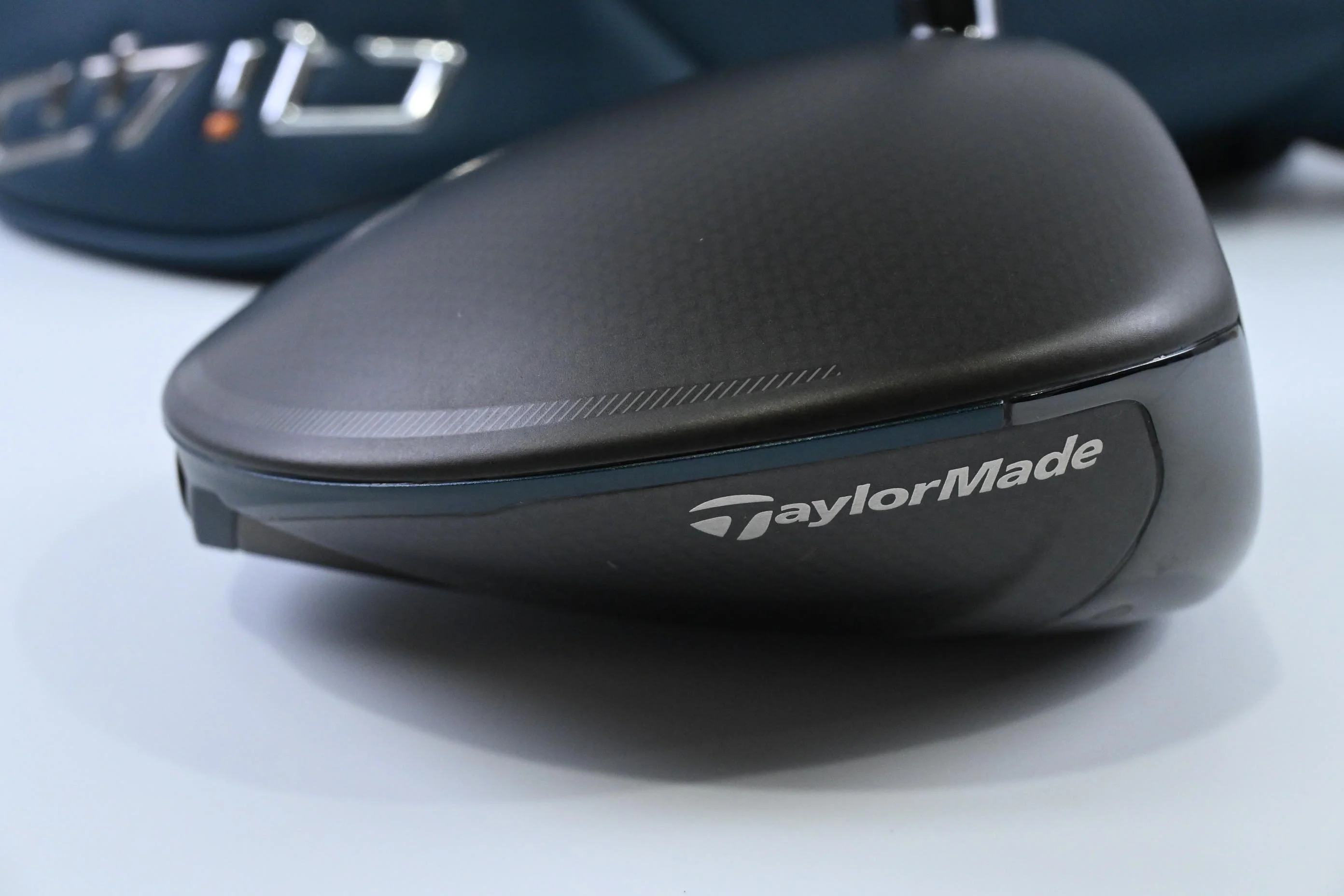 Taylormade Qi4D Driver / 10.5 Degree / Stiff Flex Reax Blue 50 Shaft - Image 3