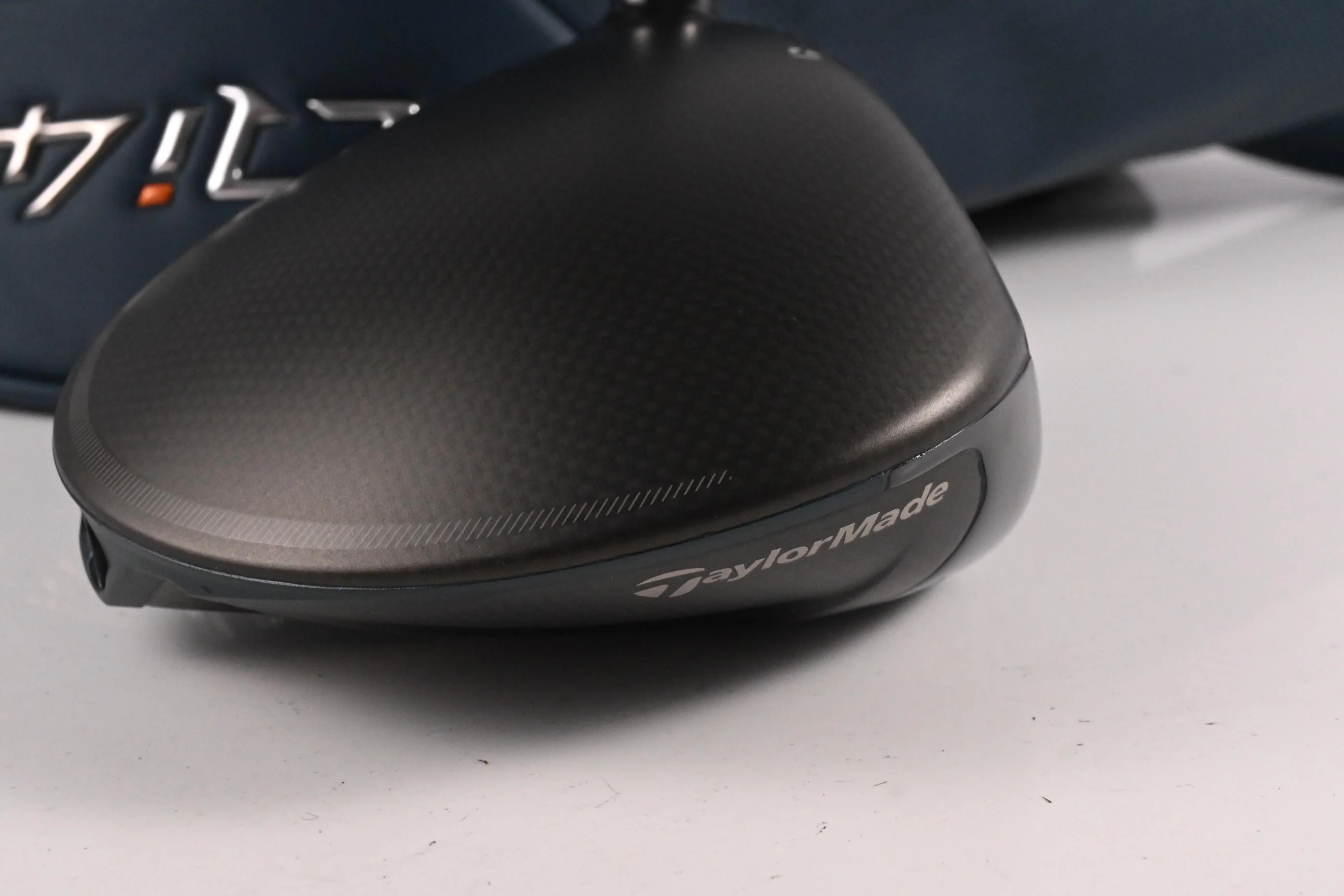 Taylormade Qi4D Driver / 10.5 Degree / Regular Flex Mitsubishi Reax 50 Shaft - Image 3