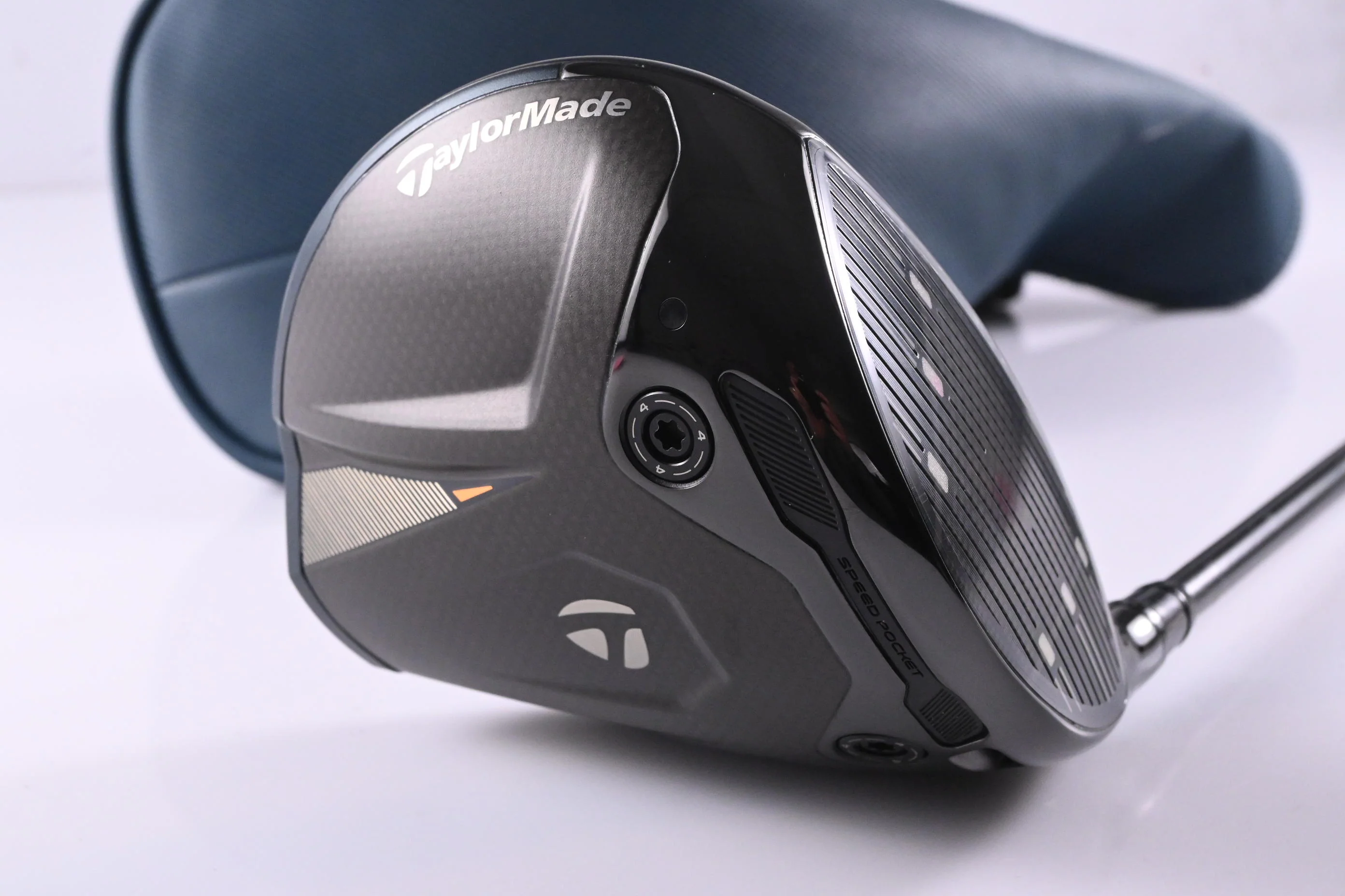 Taylormade Qi4D Driver / 10.5 Degree / Regular Flex Reax White 60 Shaft