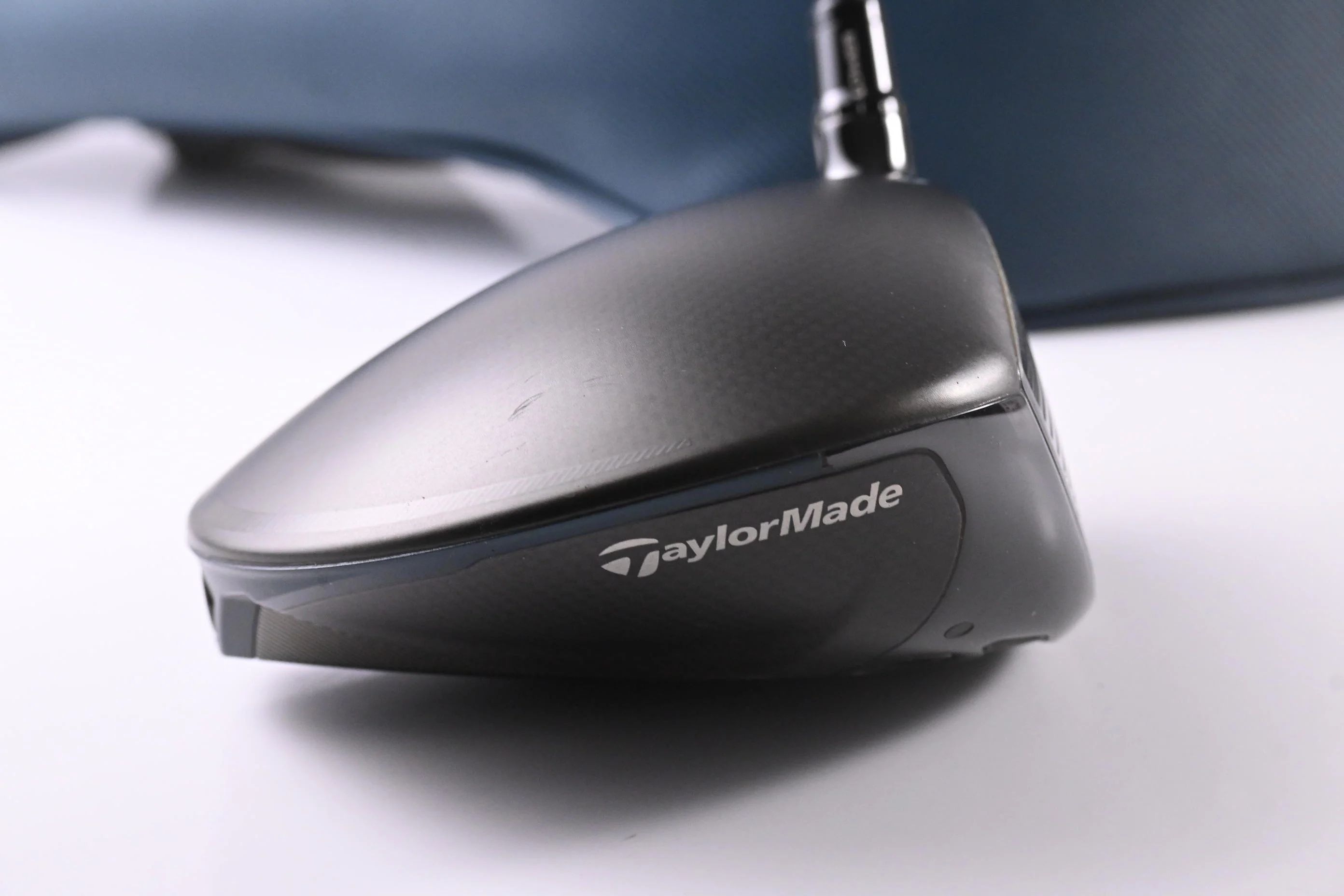 Taylormade Qi4D Driver / 10.5 Degree / Regular Flex Reax Blue 50 Shaft - Image 3