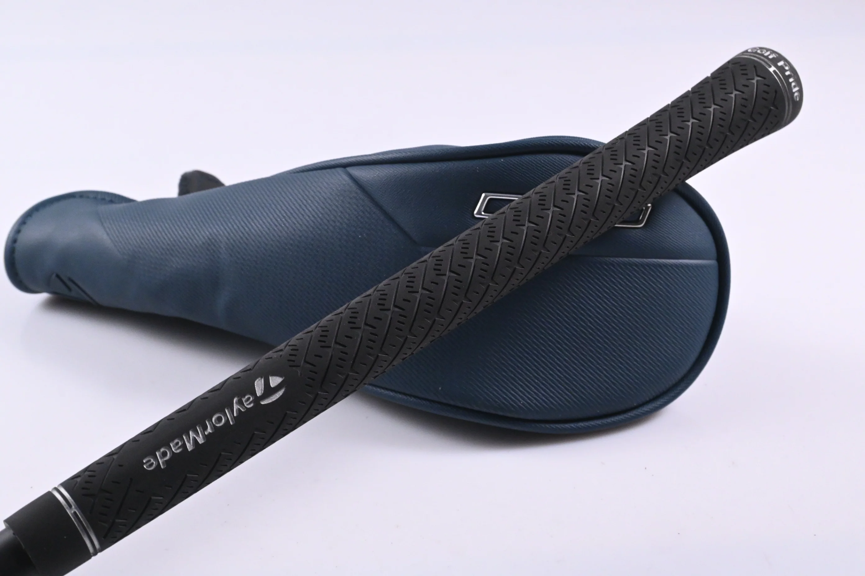 Taylormade Qi4D #4 Hybrid / 22 Degree / Regular Flex Reax 65 Shaft - Image 8