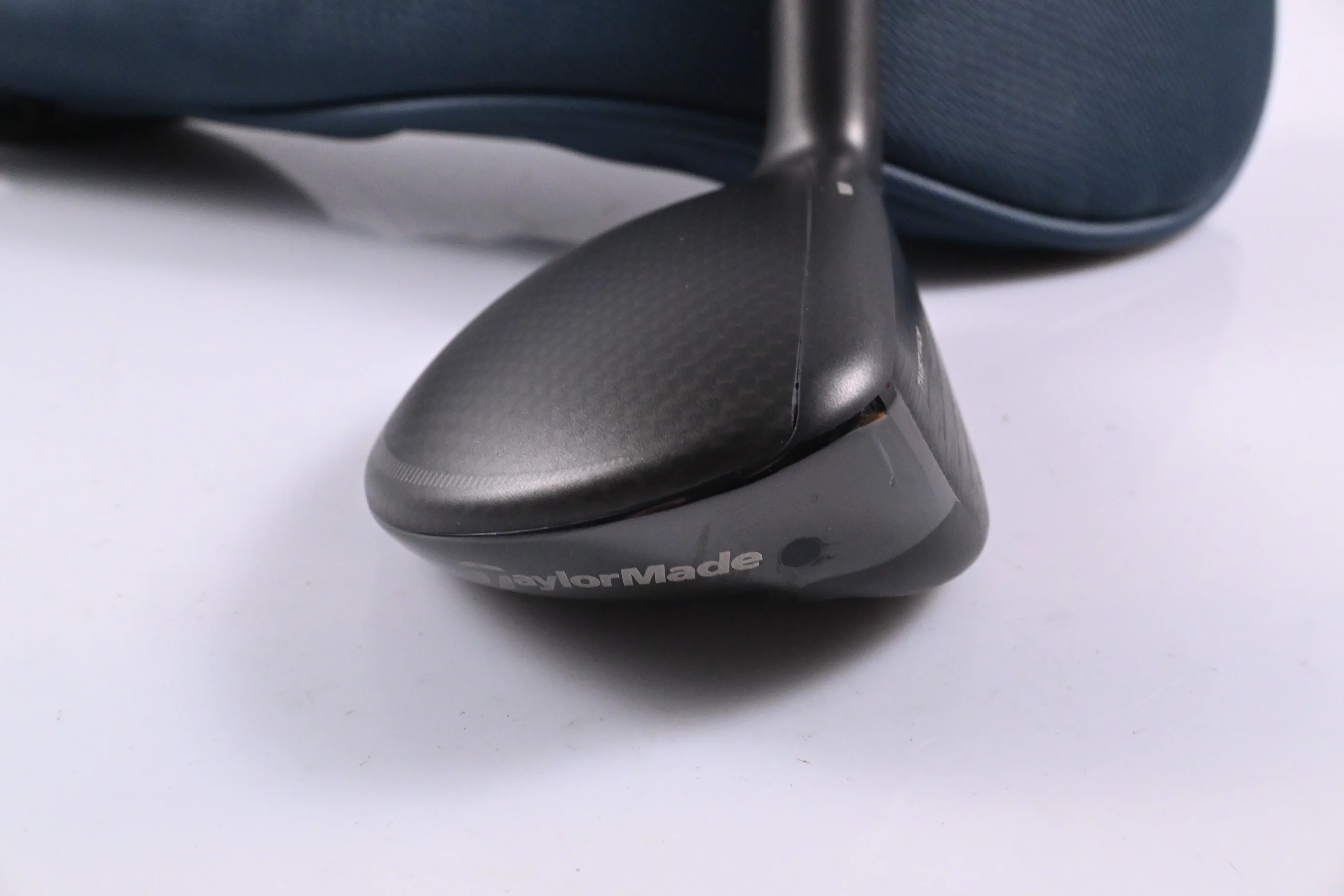 Taylormade Qi4D #4 Hybrid / 22 Degree / Regular Flex Reax 65 Shaft - Image 3