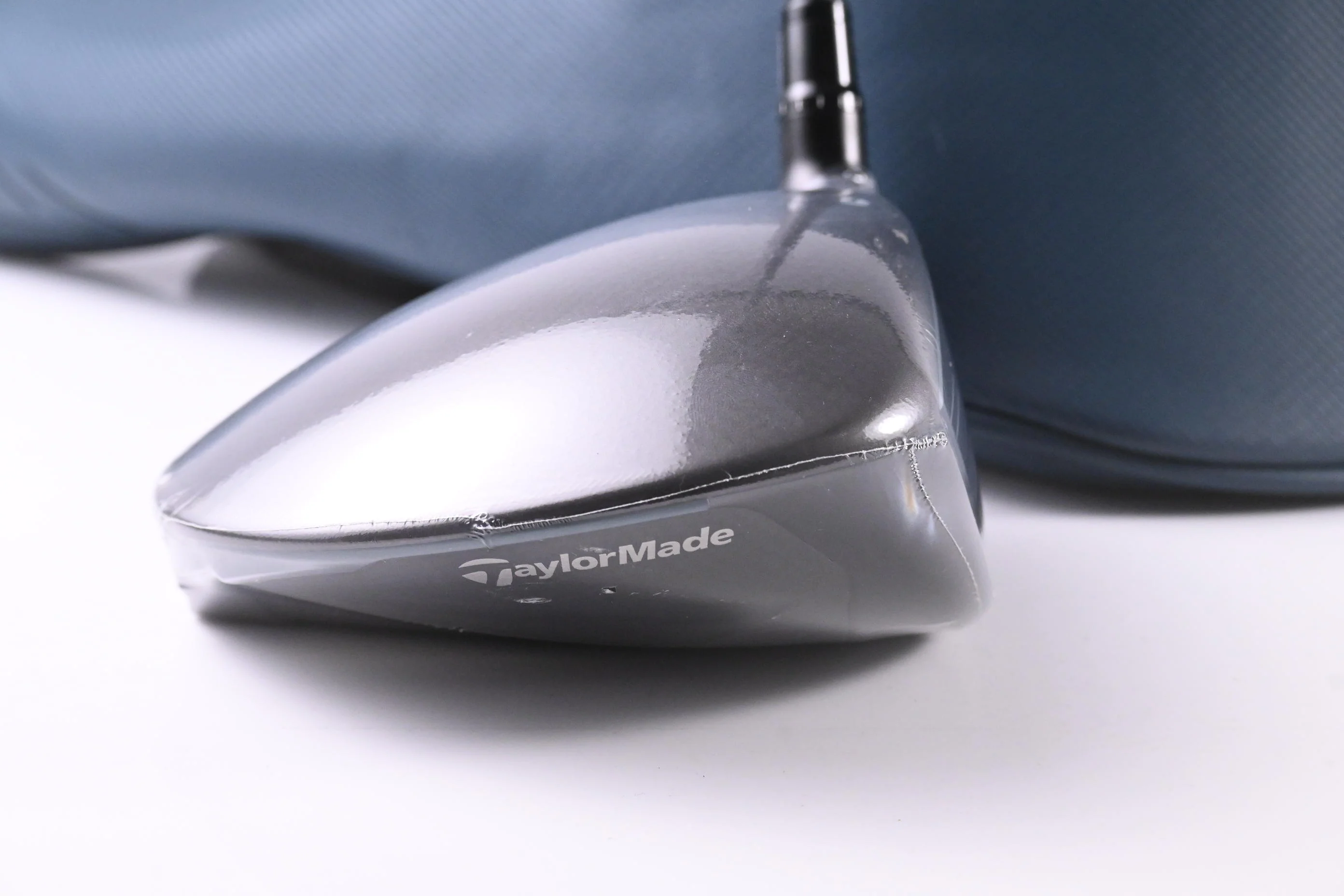 Taylormade Qi4D Max Driver / 10.5 Degree / Stiff Flex REAX Blue 60 Shaft - Image 3