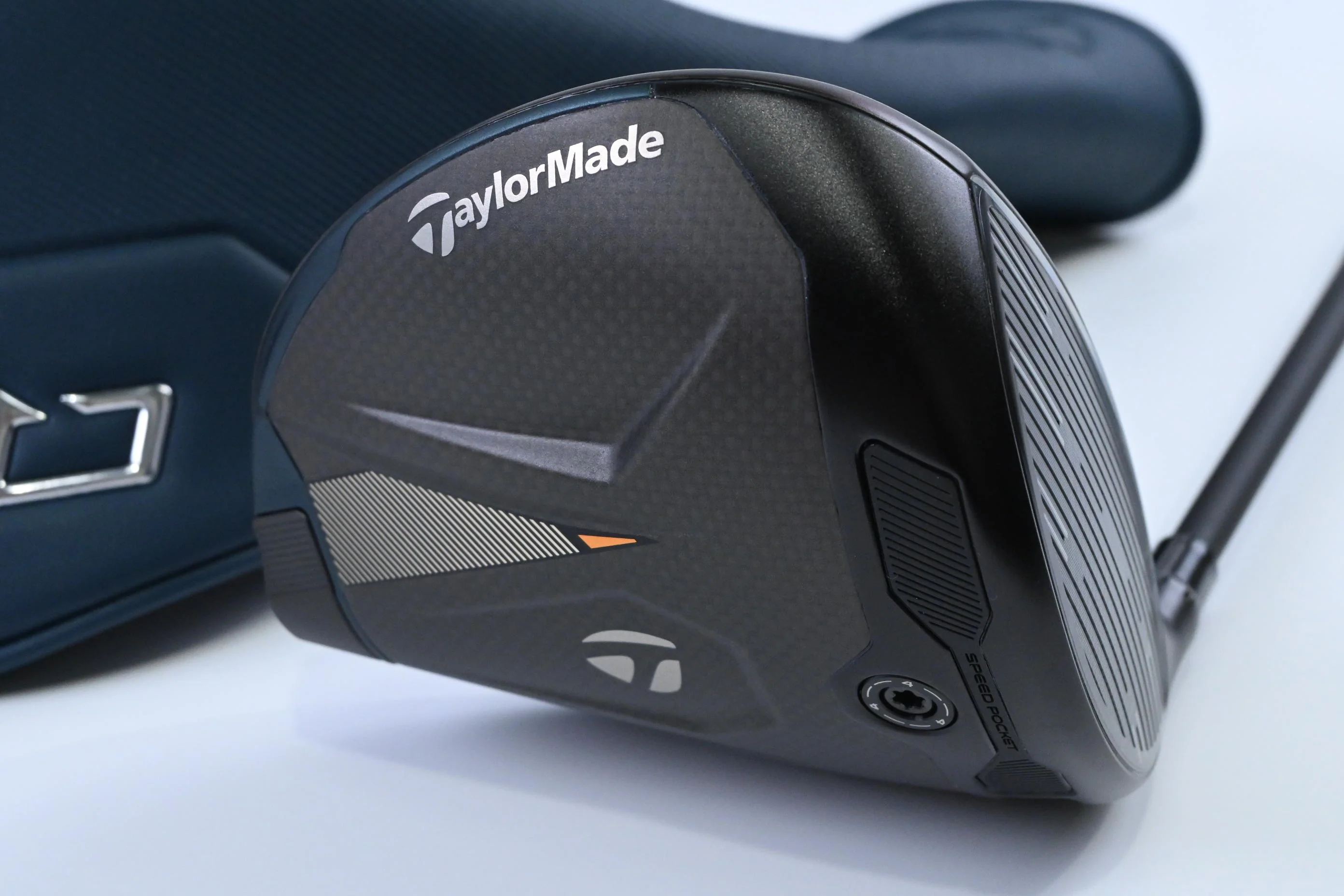 Taylormade Qi4D Max Driver / 10.5 Degree / Regular Flex Reax Blue 50 Shaft