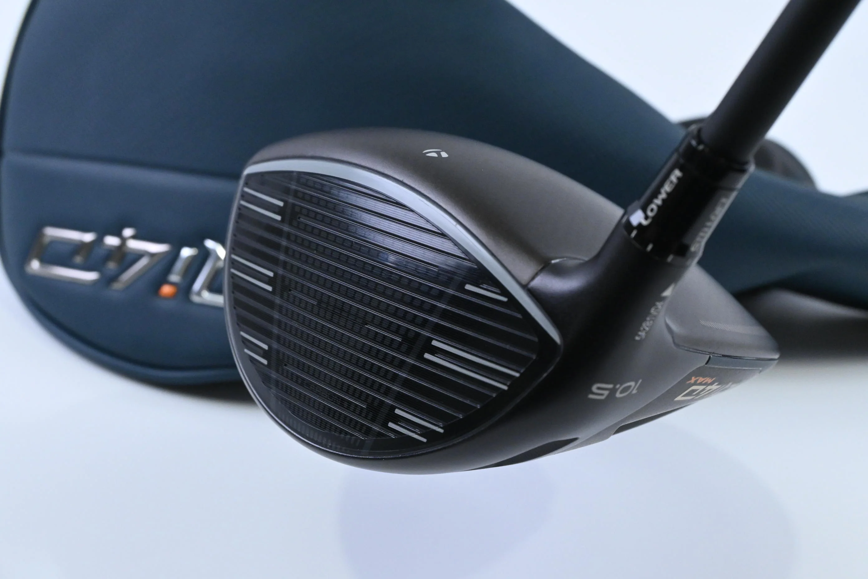 Taylormade Qi4D Max Driver / 10.5 Degree / Regular Flex Reax Blue 50 Shaft - Image 4