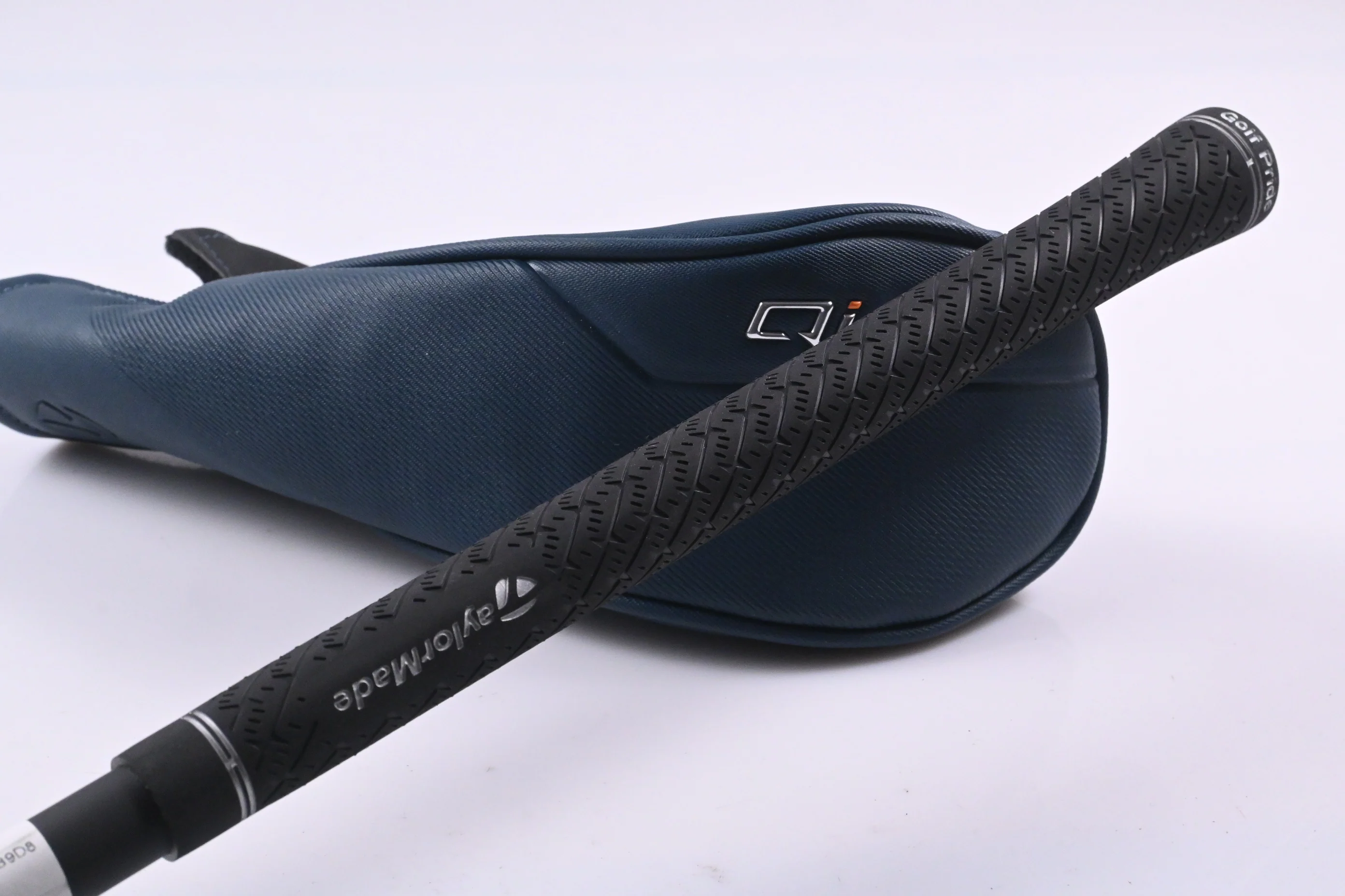 Taylormade Qi4D Max #5 Hybrid / 26 Degree / Regular Flex KBS REAX 50 Shaft - Image 8