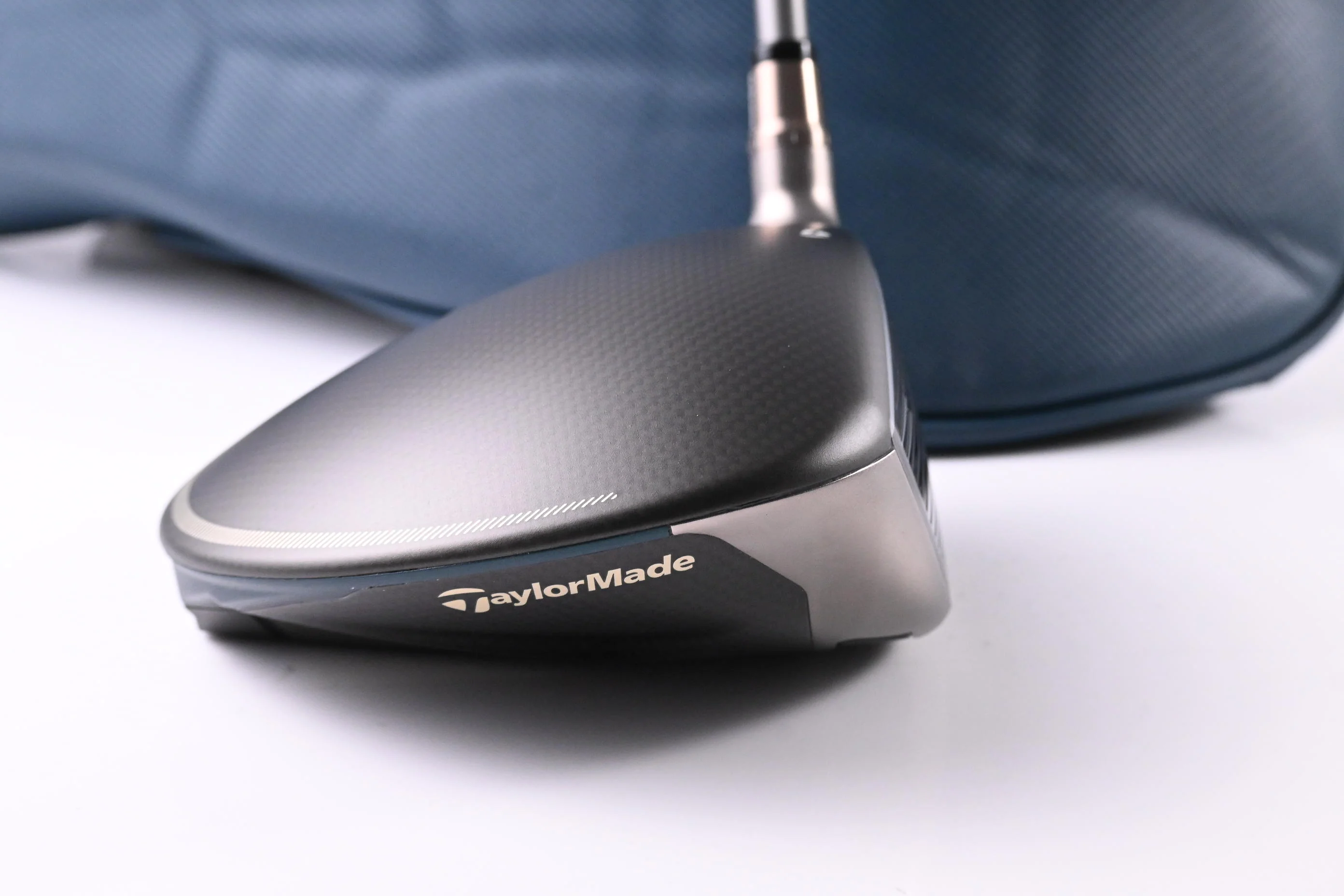 Taylormade Qi4D Max Lite Driver / 10.5 Degree / Regular Flex REAX Blue 40 Shaft - Image 3