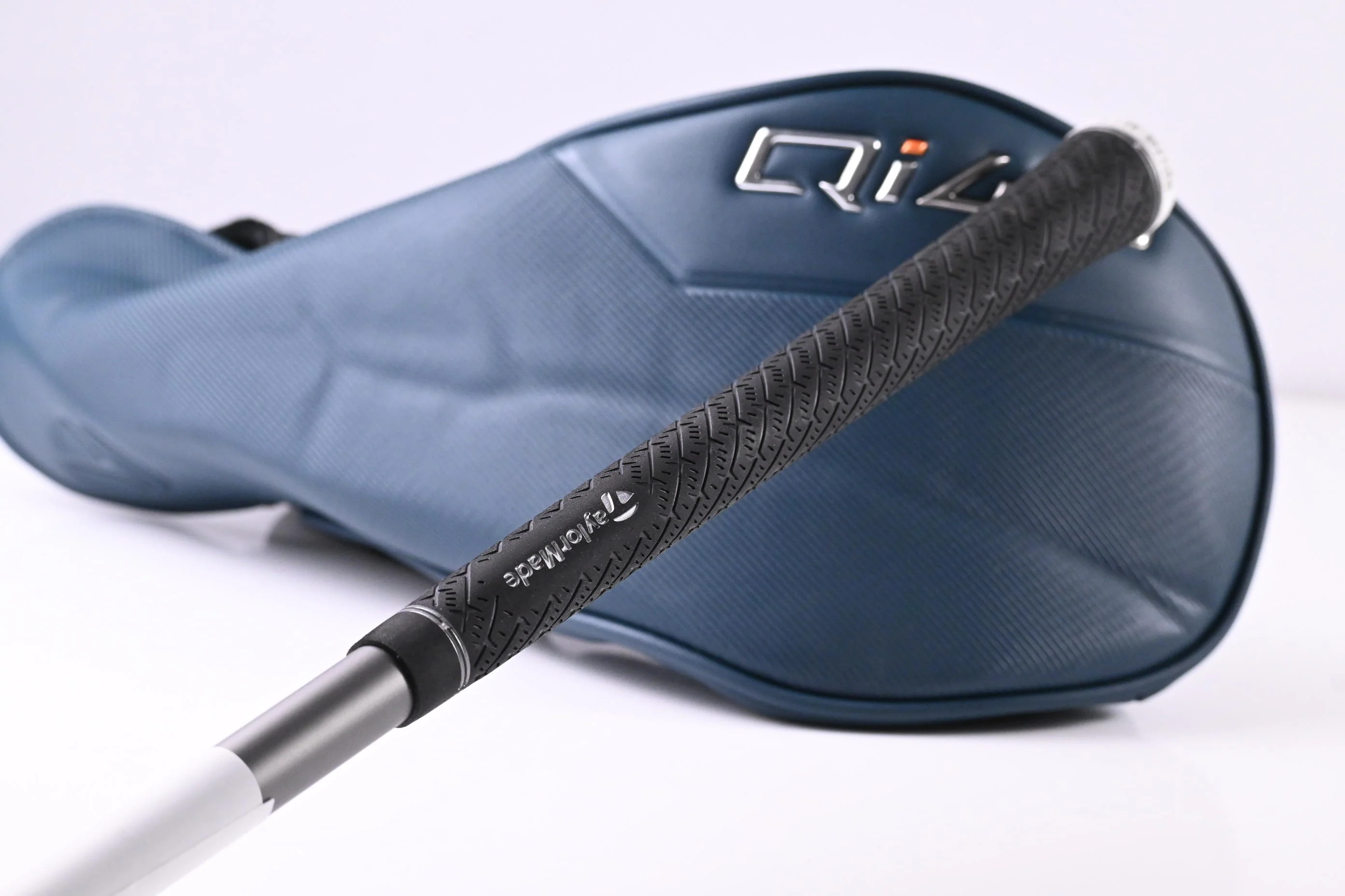 Taylormade Qi4D Max Lite Driver / 10.5 Degree / Regular Flex REAX Blue 40 Shaft - Image 8