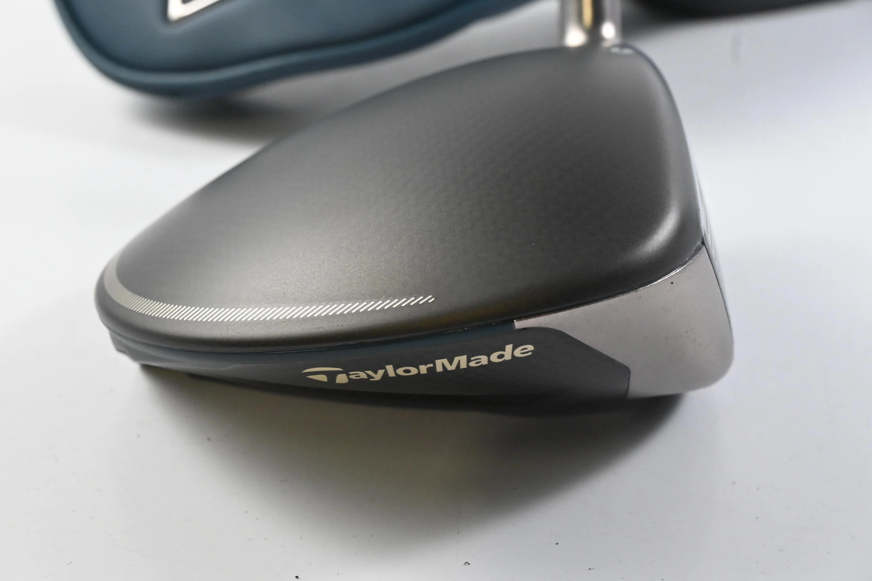 Taylormade Qi4D Max Lite Driver / 12 Degree / Stiff Flex REAX Blue 60 Shaft - Image 3