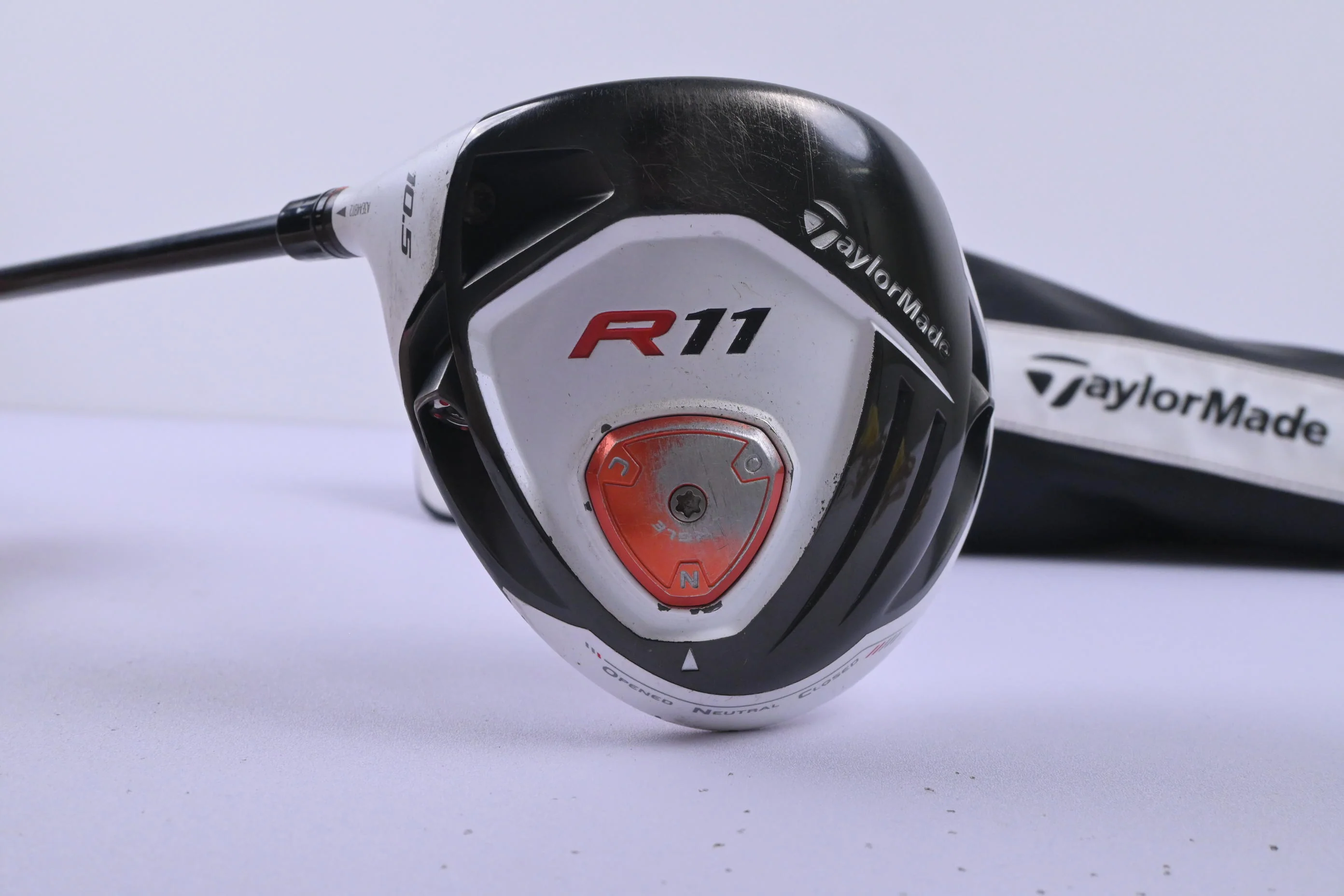 Taylormade R11 Driver / 10.5 Degree / Regular Flex Fujikura Blur 60 Shaft - Image 2